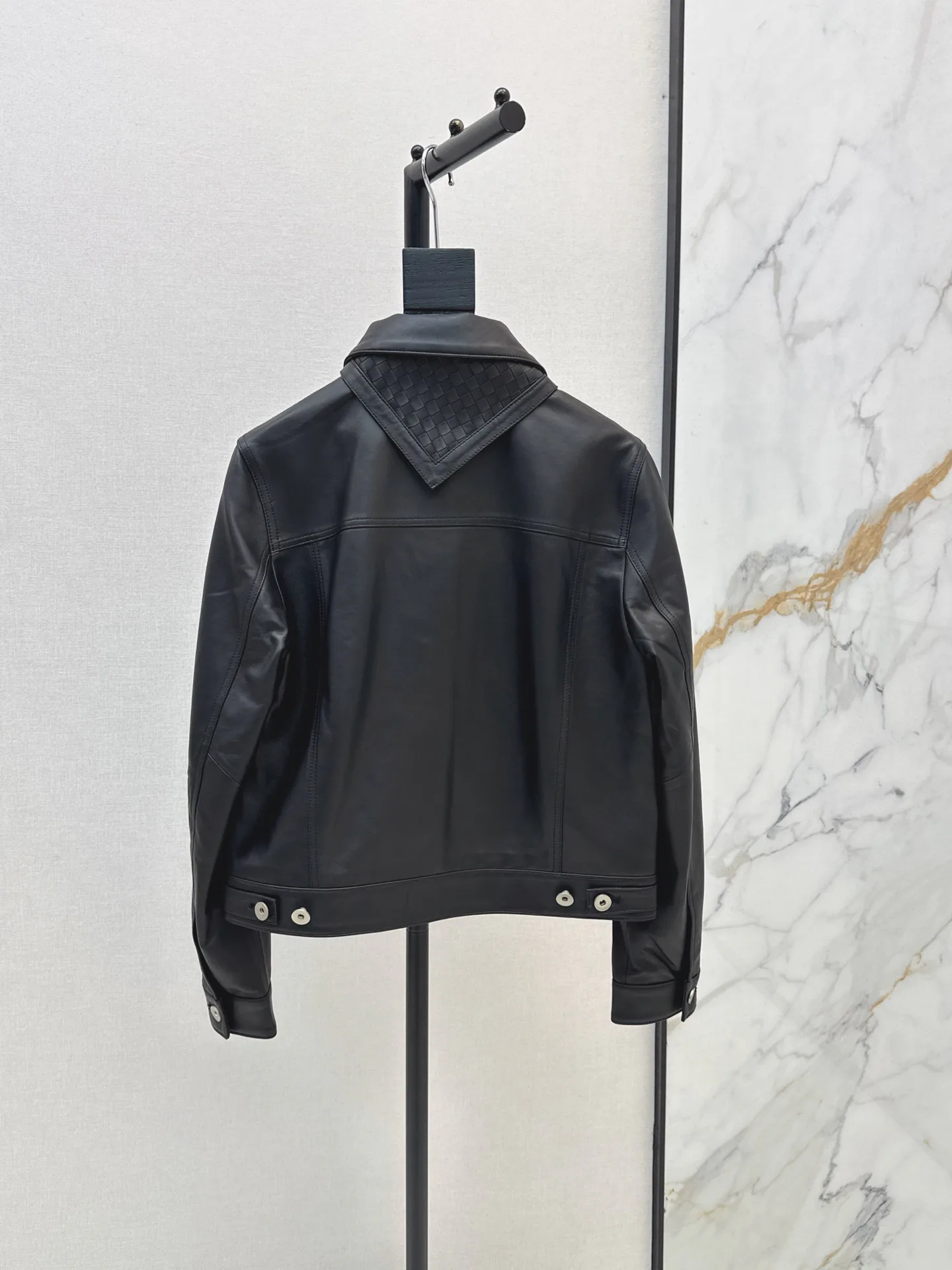 Кожаные Куртки И Дублёнки Женские Bottega Veneta 18173027