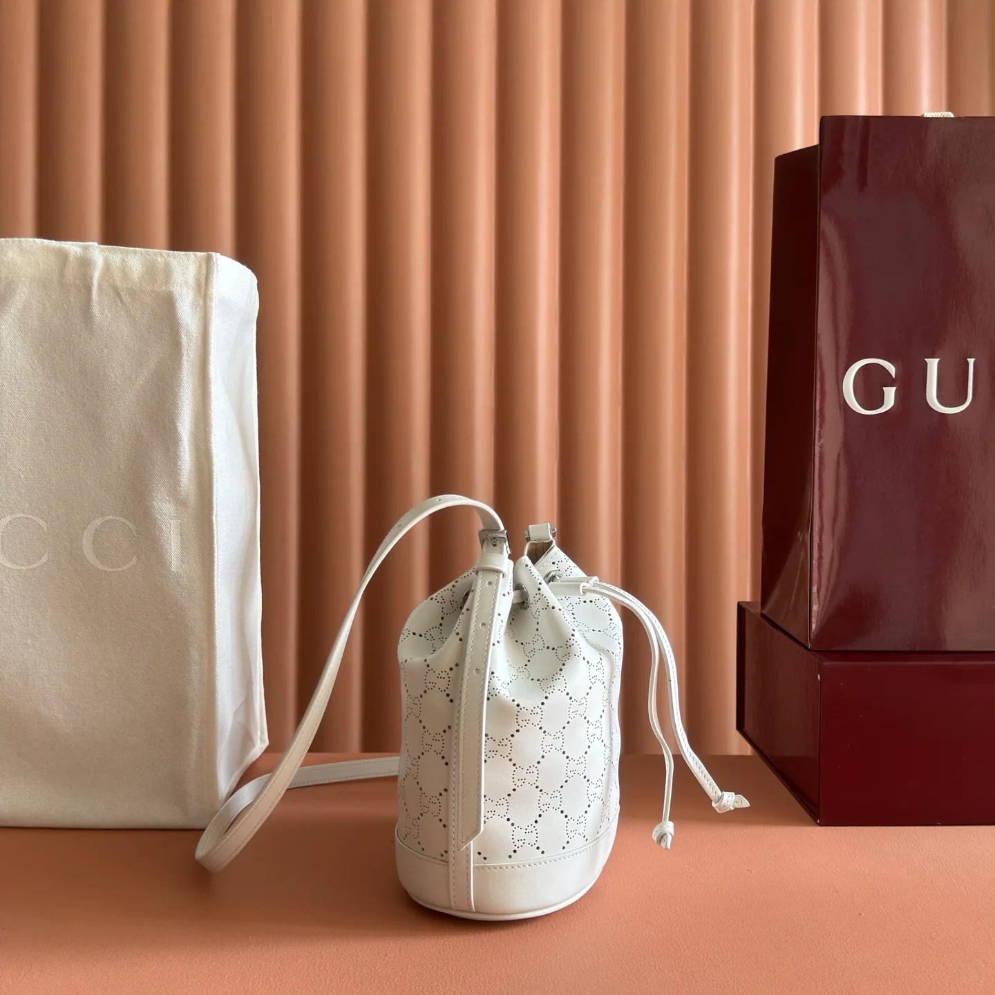 Классические Сумки Женские Gucci 18148084
