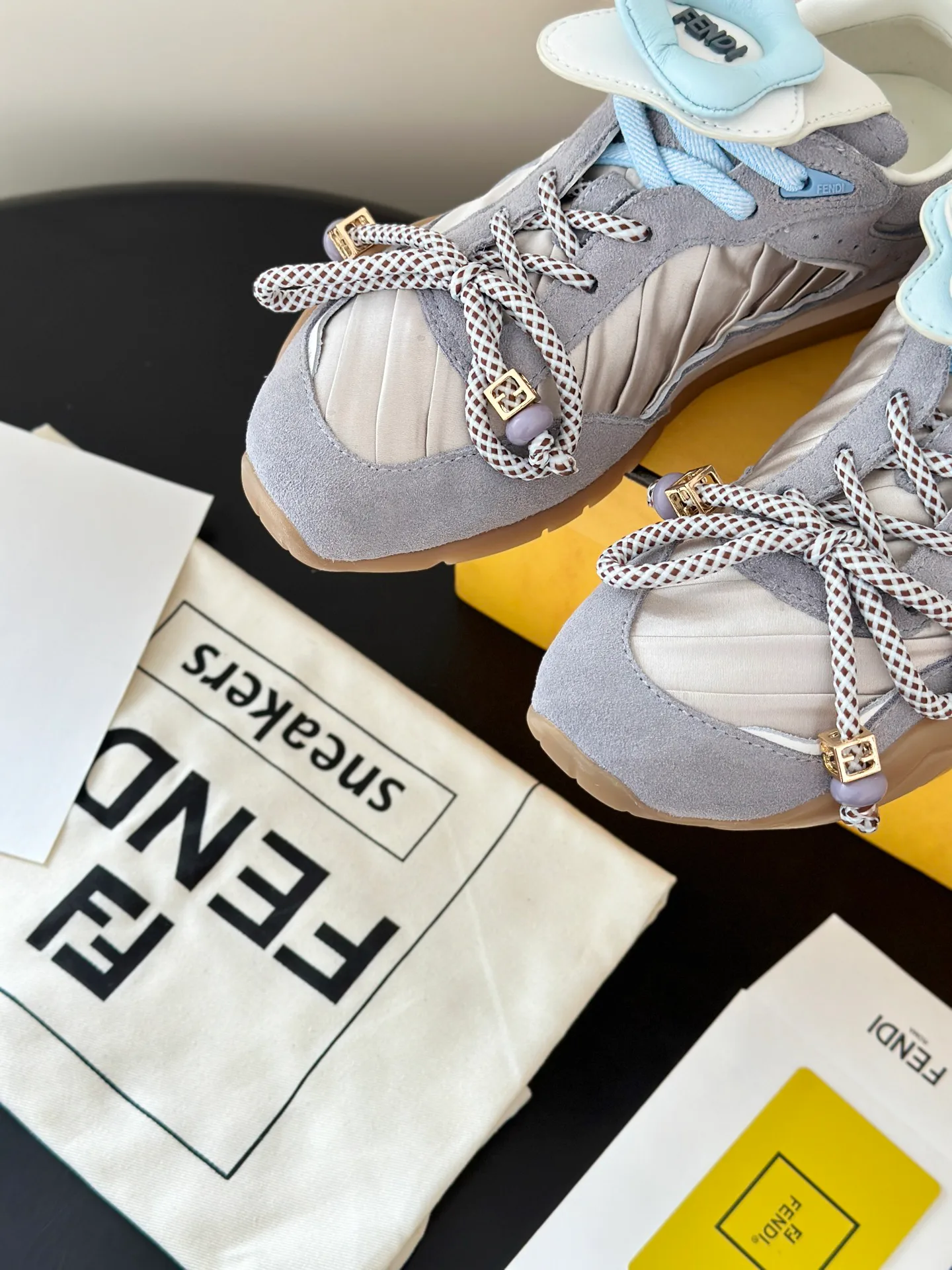 Кроссовки Женские Fendi 11886718