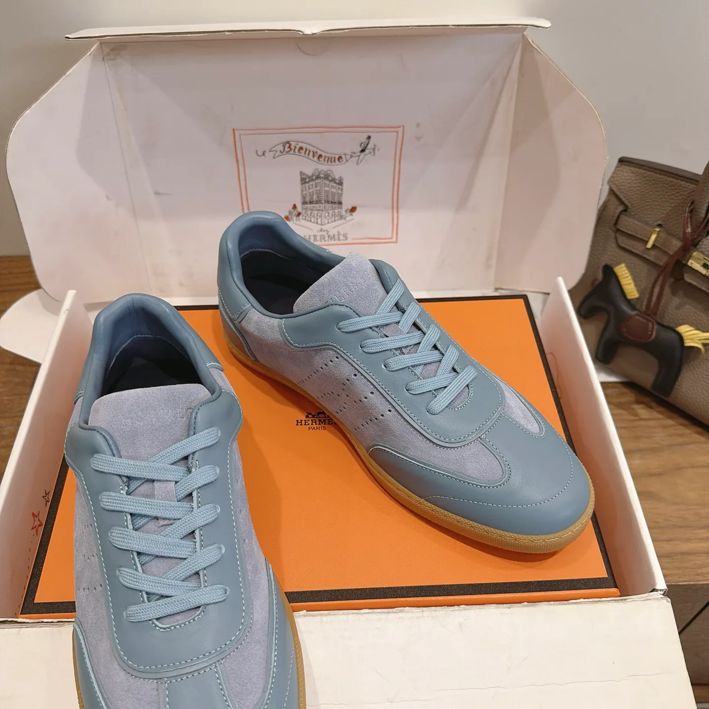 Кроссовки Женские Hermes 18230937
