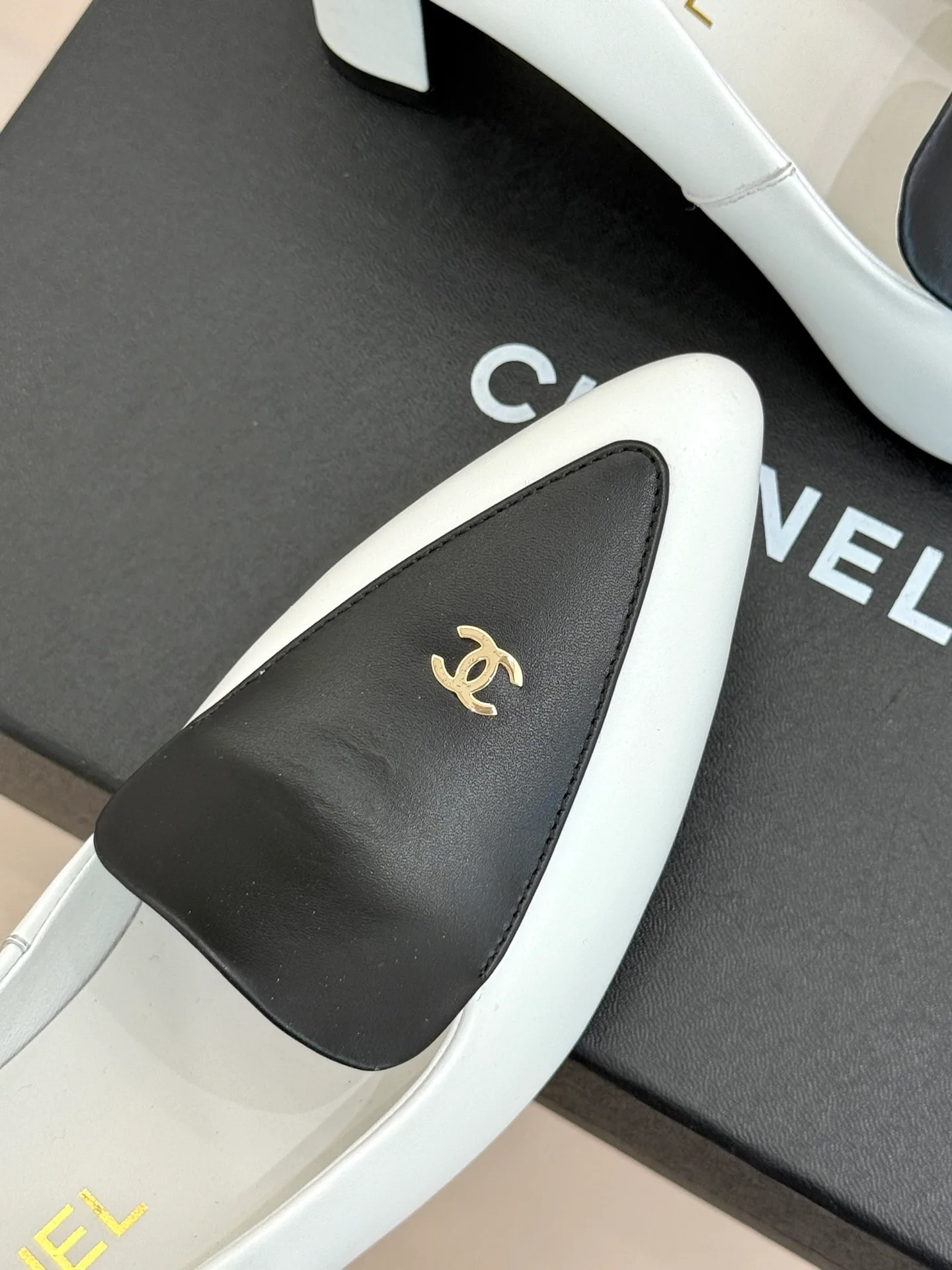 Туфли Женские Chanel 18154802