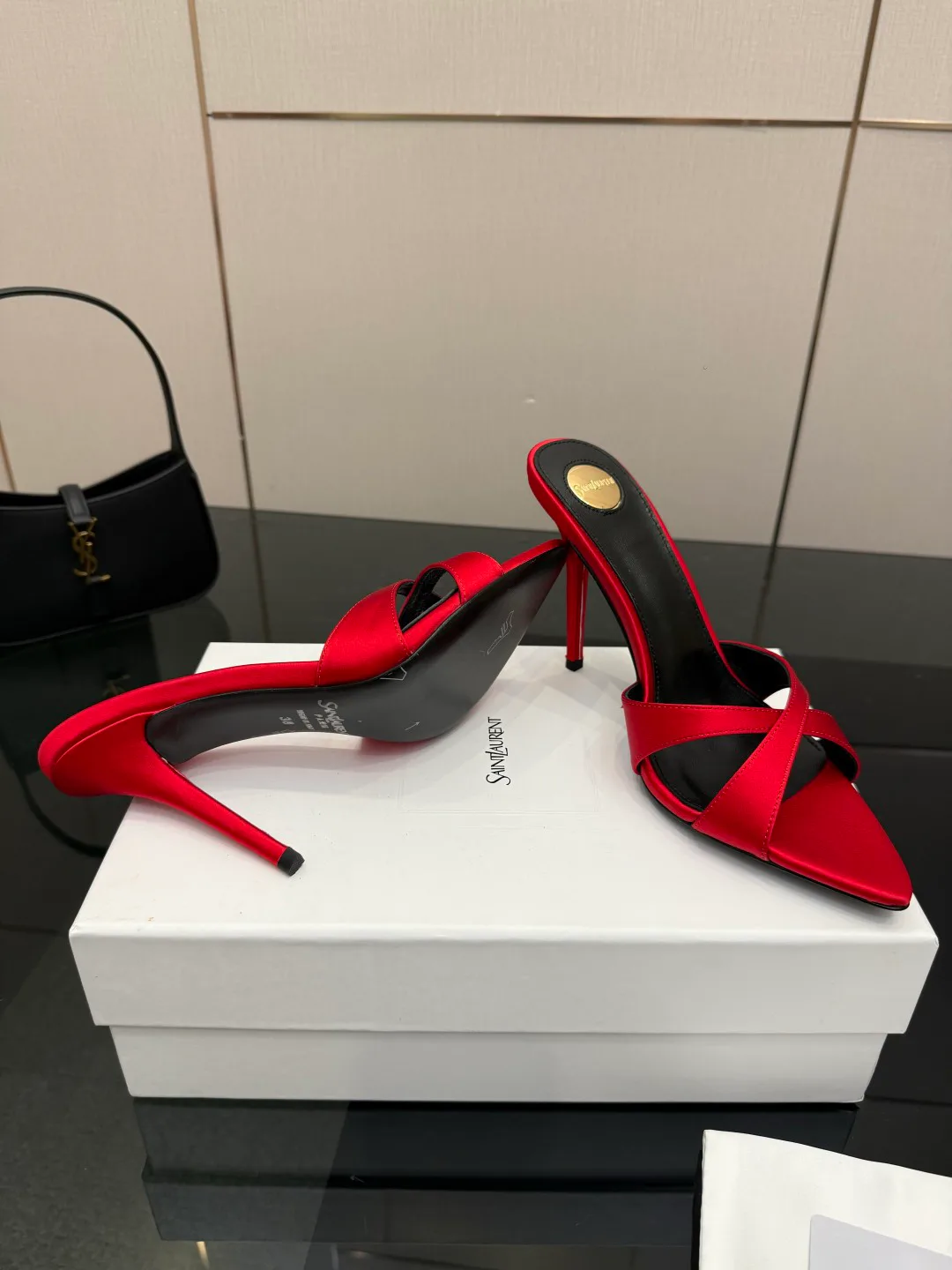 Босоножки Женские Saint Laurent 11409894