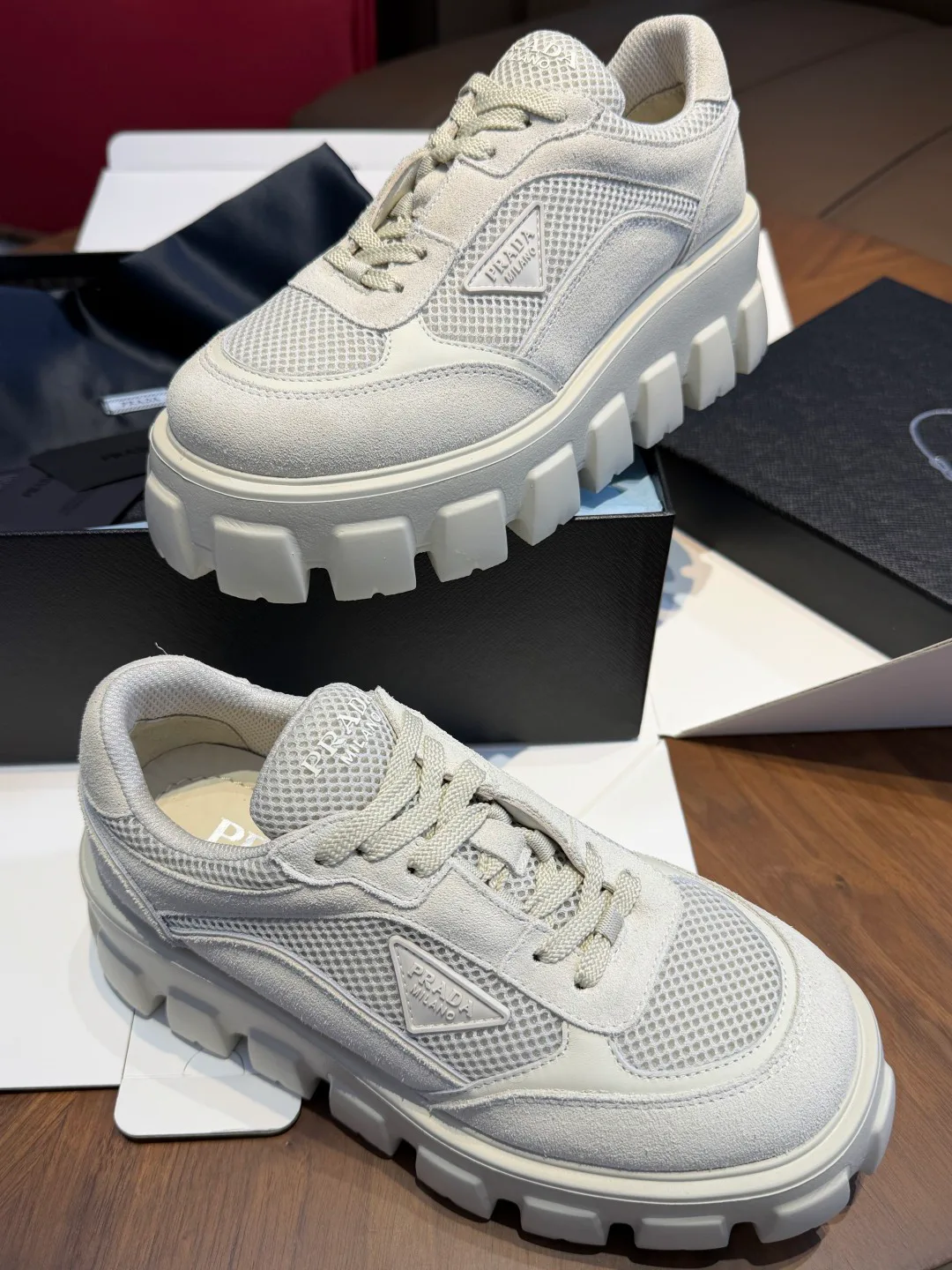 Кроссовки Женские Prada 18750281