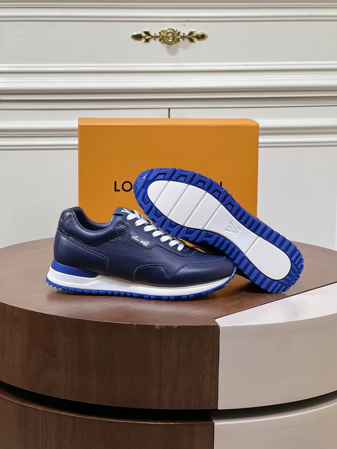 Кроссовки Мужские Louis Vuitton 18039347