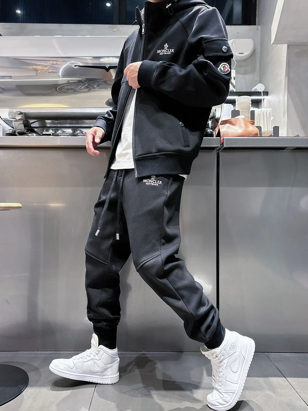 Брюки Мужские Moncler 1683