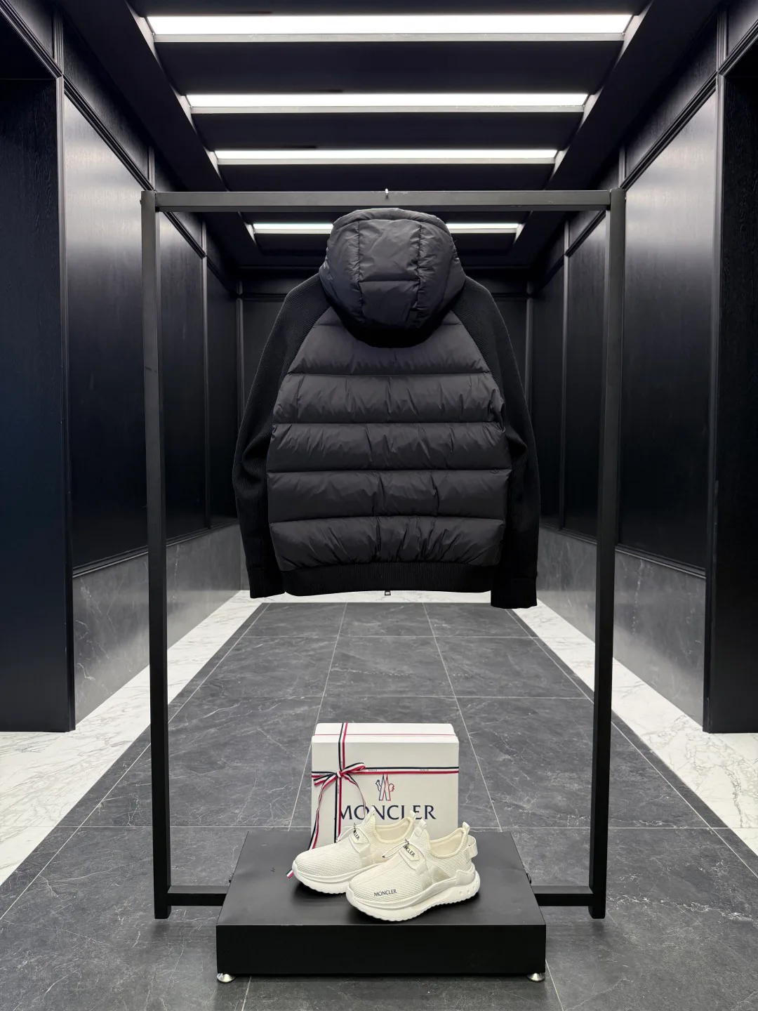 Куртки И Пуховики Женские Moncler 1521827