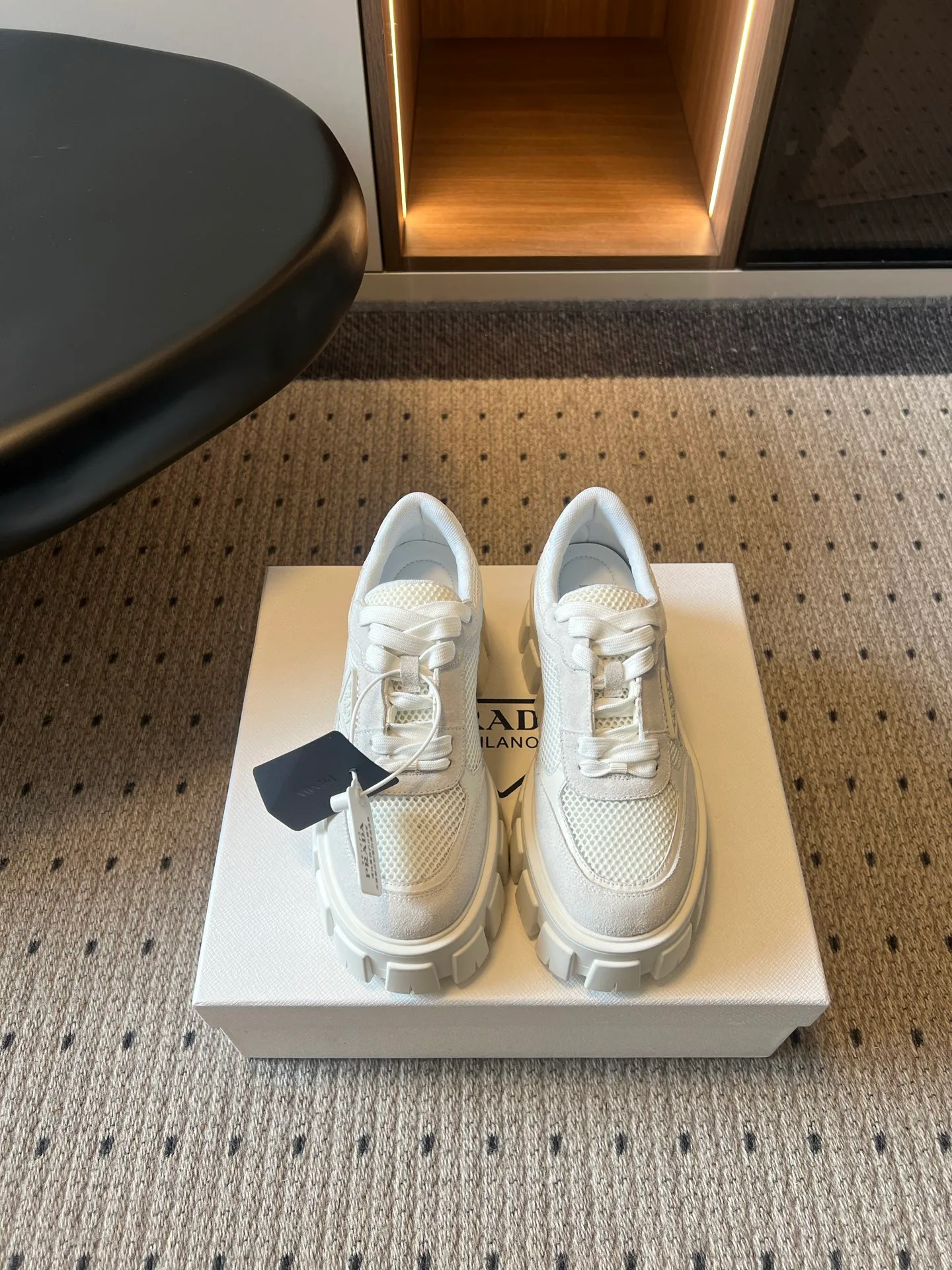 Кроссовки Женские Prada 17961572
