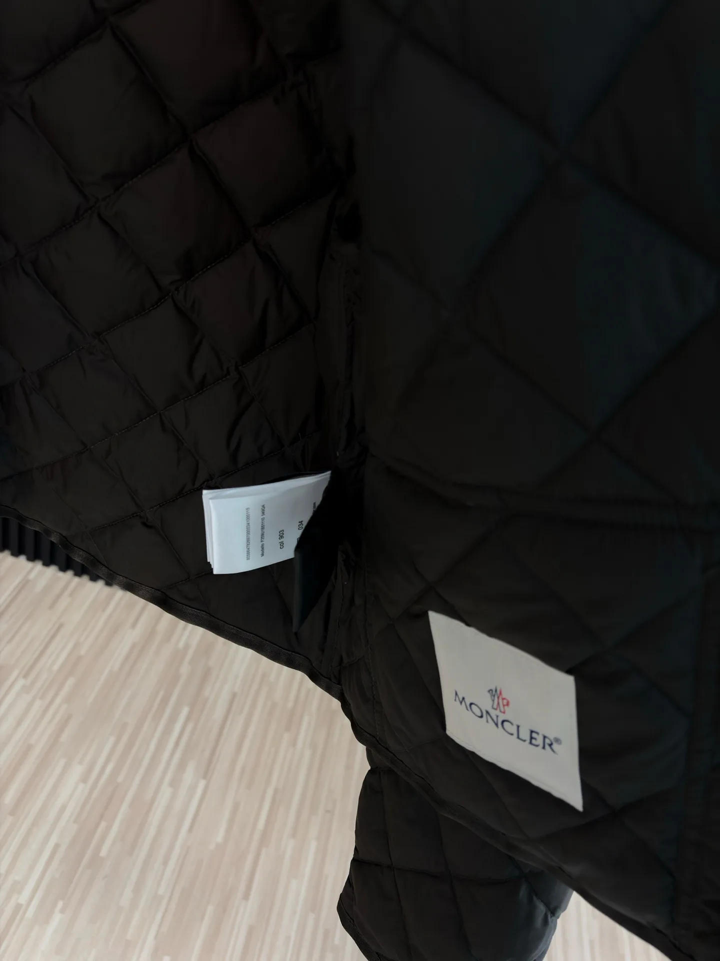 Куртки И Пуховики Женские Moncler 18600023