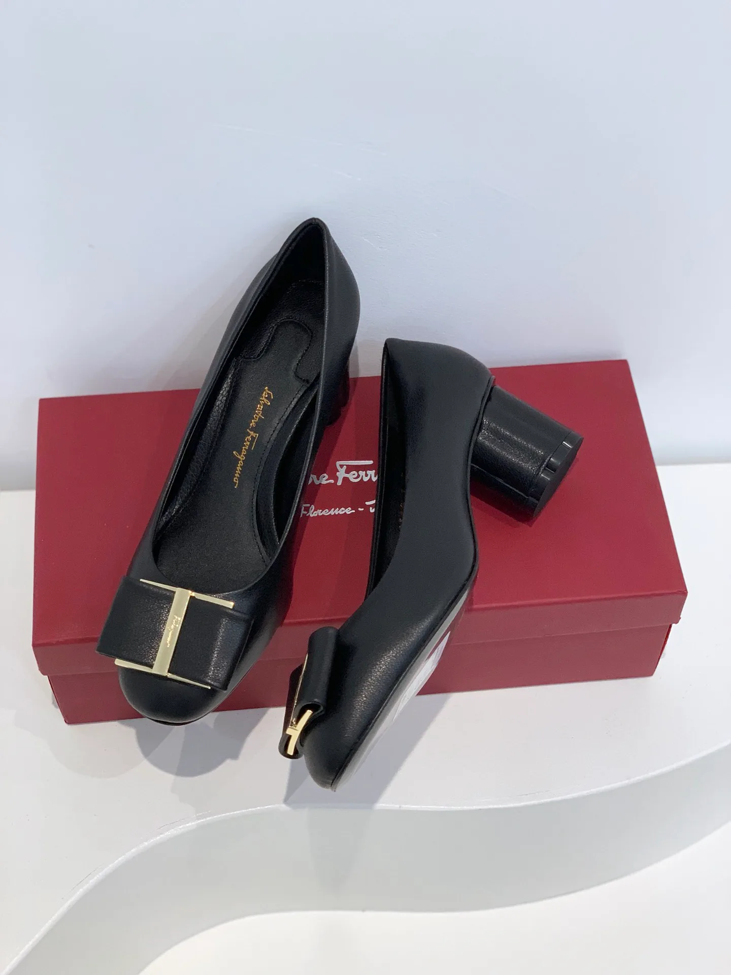 Туфли Женские Salvatore Ferragamo 11675502
