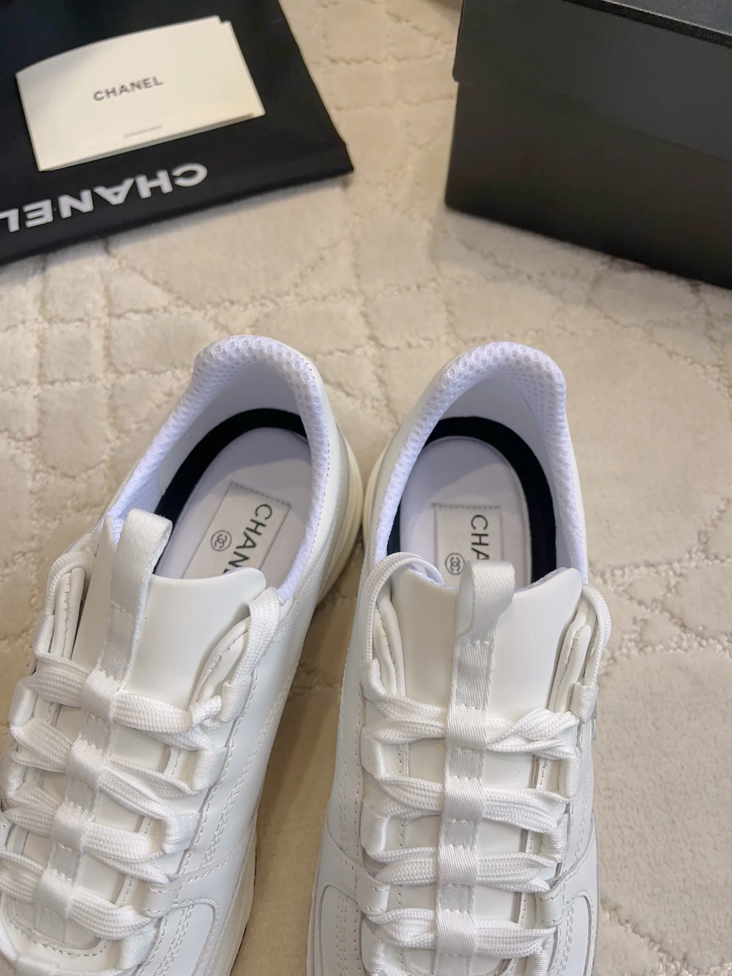 Кроссовки Женские Chanel 17936563