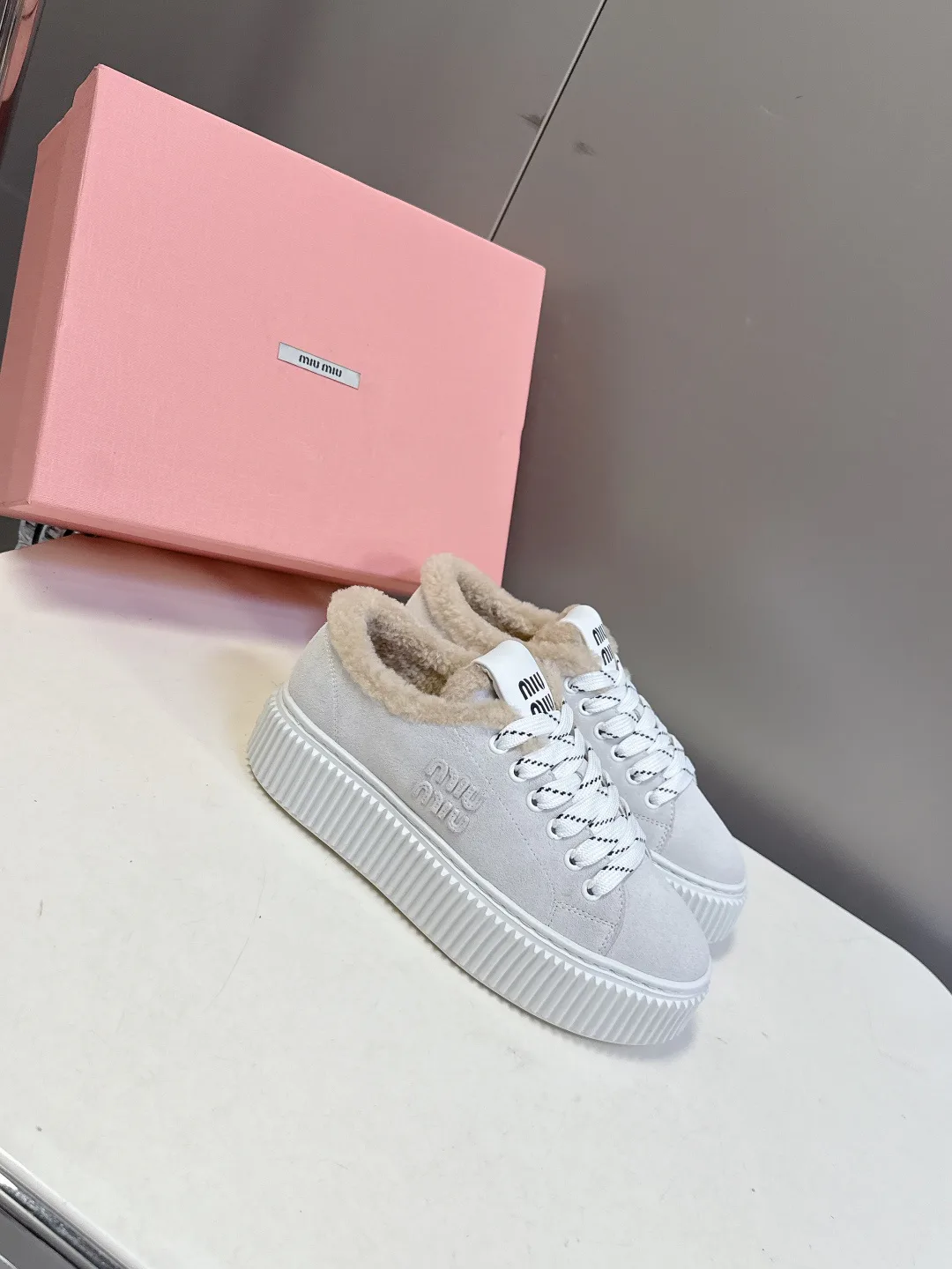 Кроссовки Женские Miu Miu 18693006