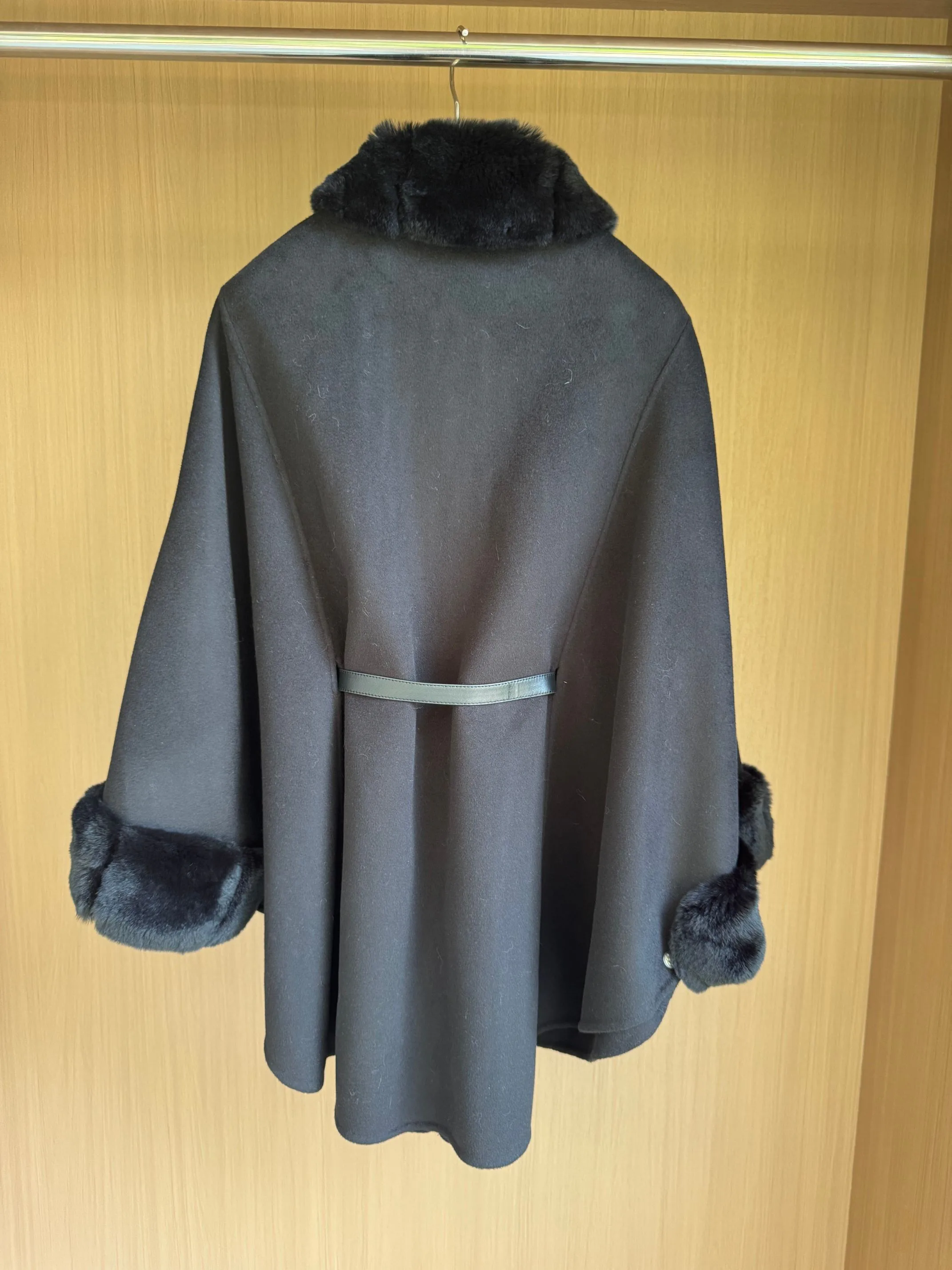 Пальто Женские Loro Piana 17958846