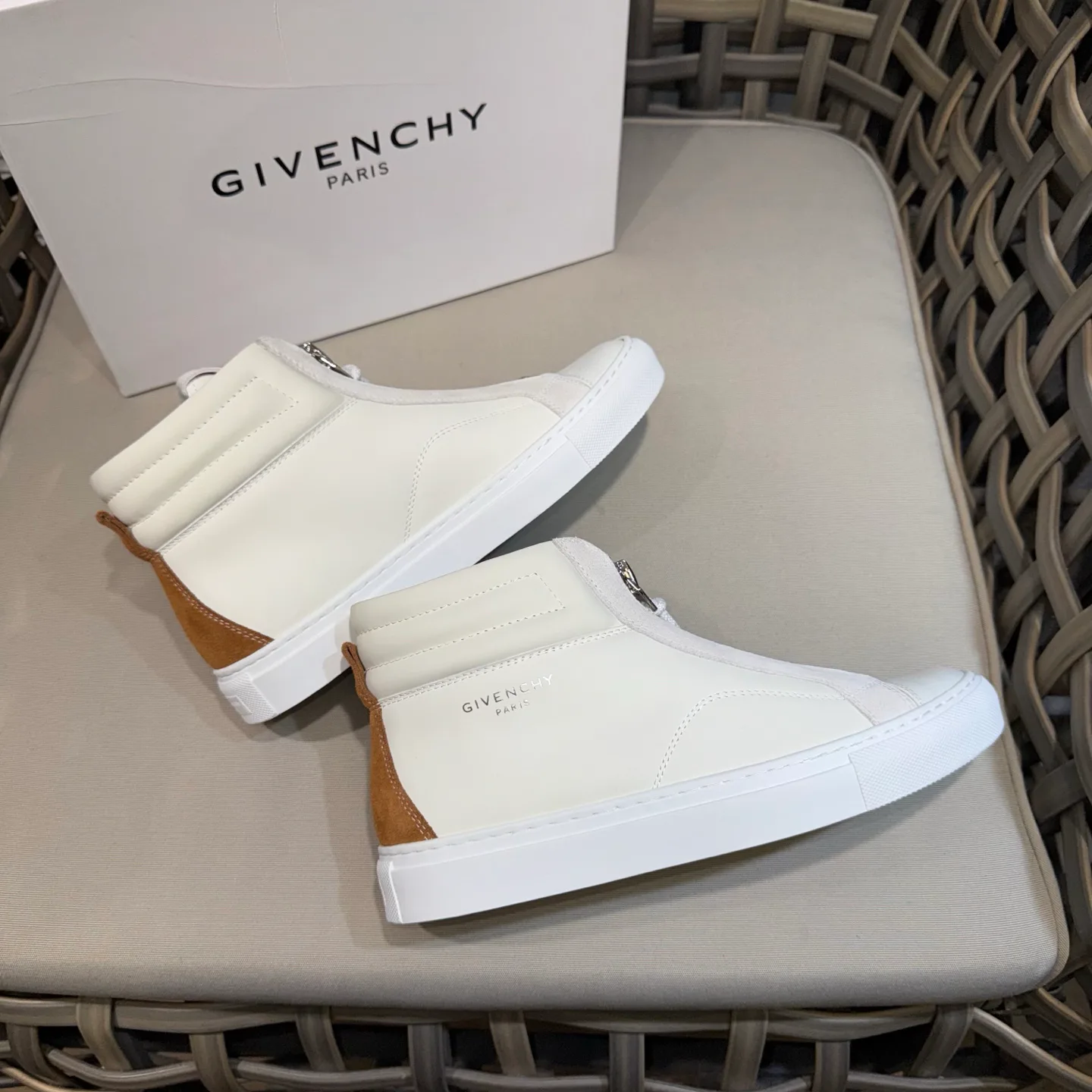 Кроссовки Мужские Givenchy 18267088