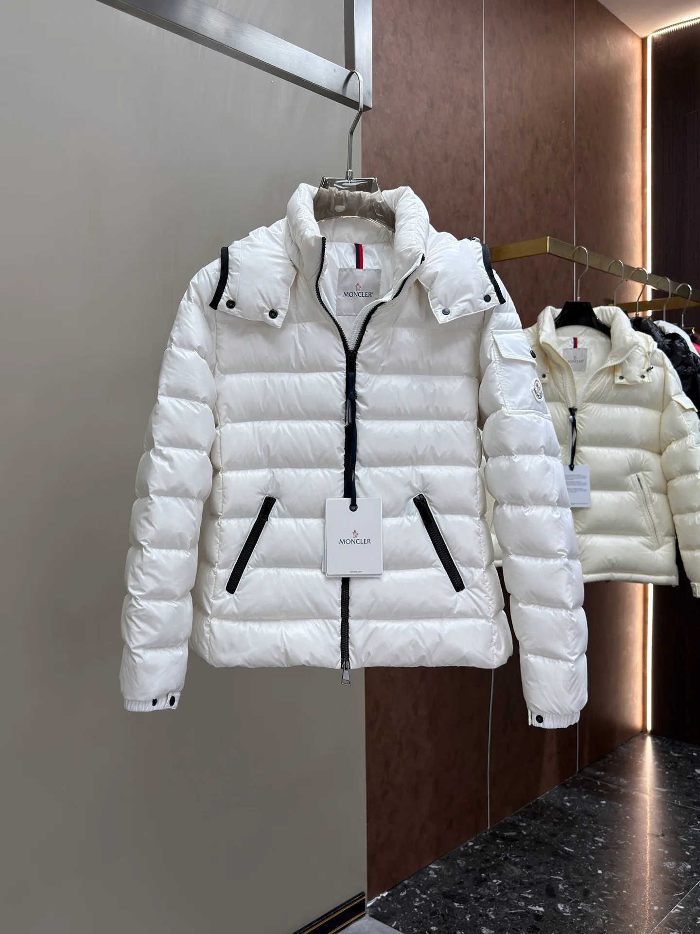 Куртки И Пуховики Женские Moncler 18631577