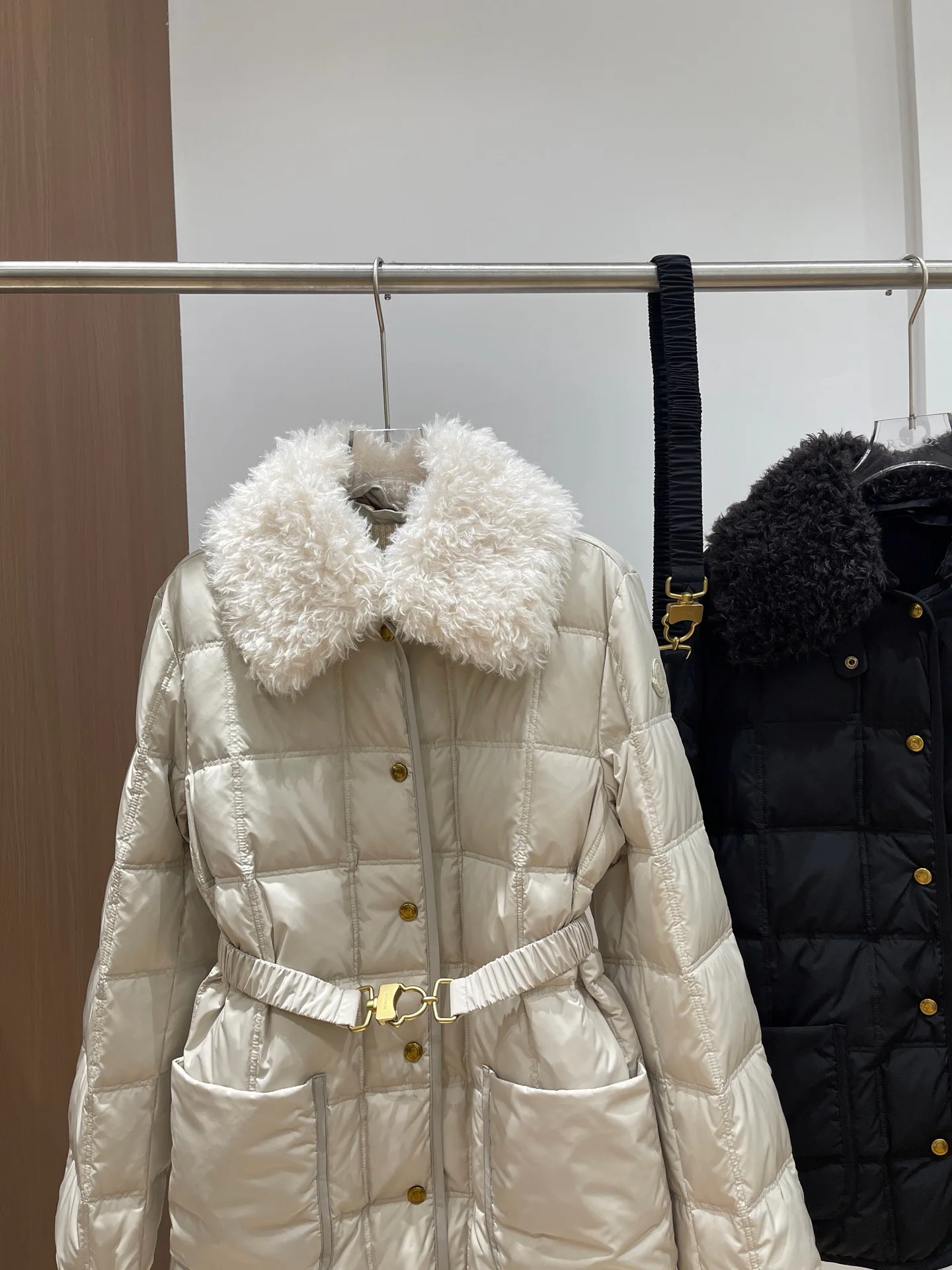 Куртки И Пуховики Женские Moncler 19422819