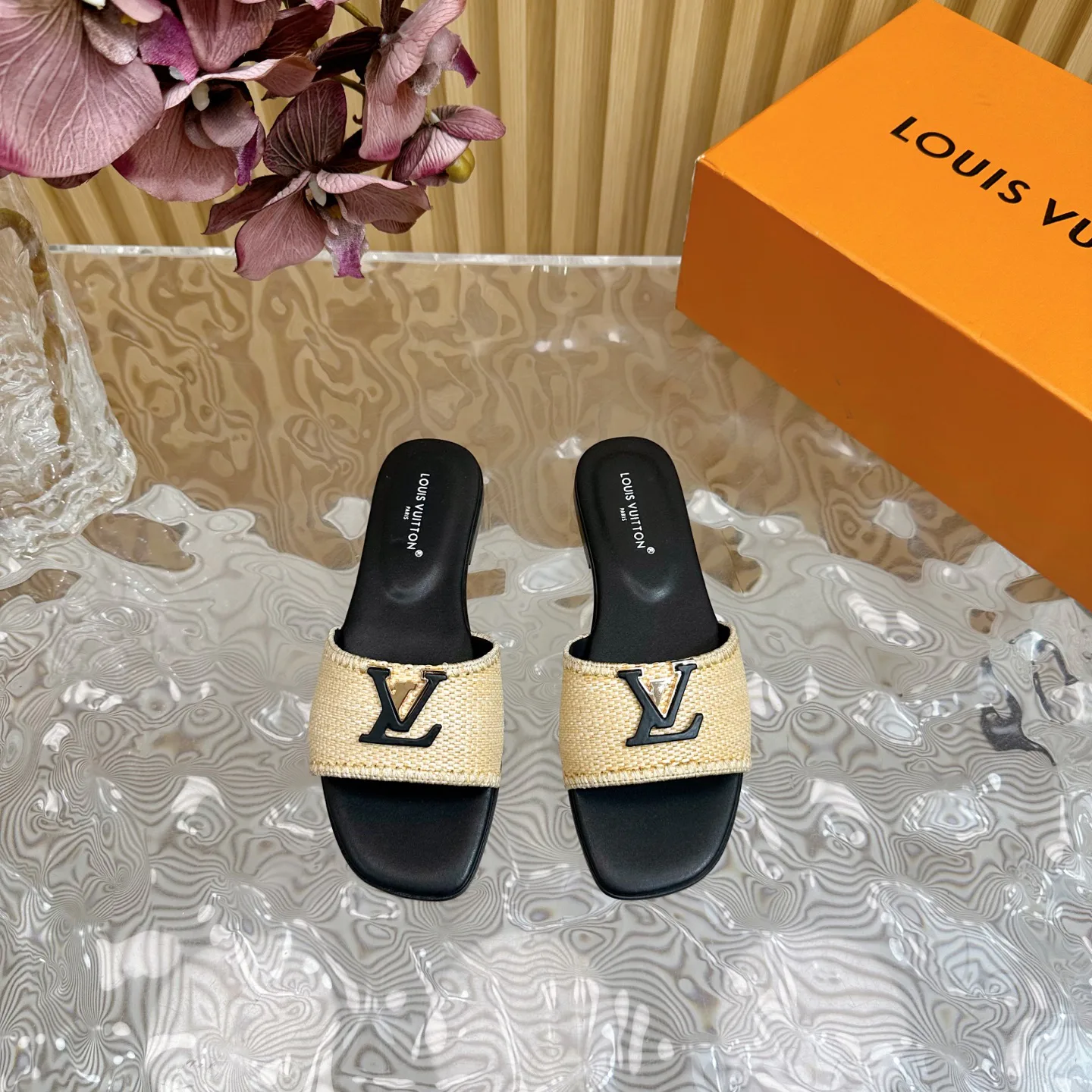 Шлепанцы Женские Louis Vuitton 629241