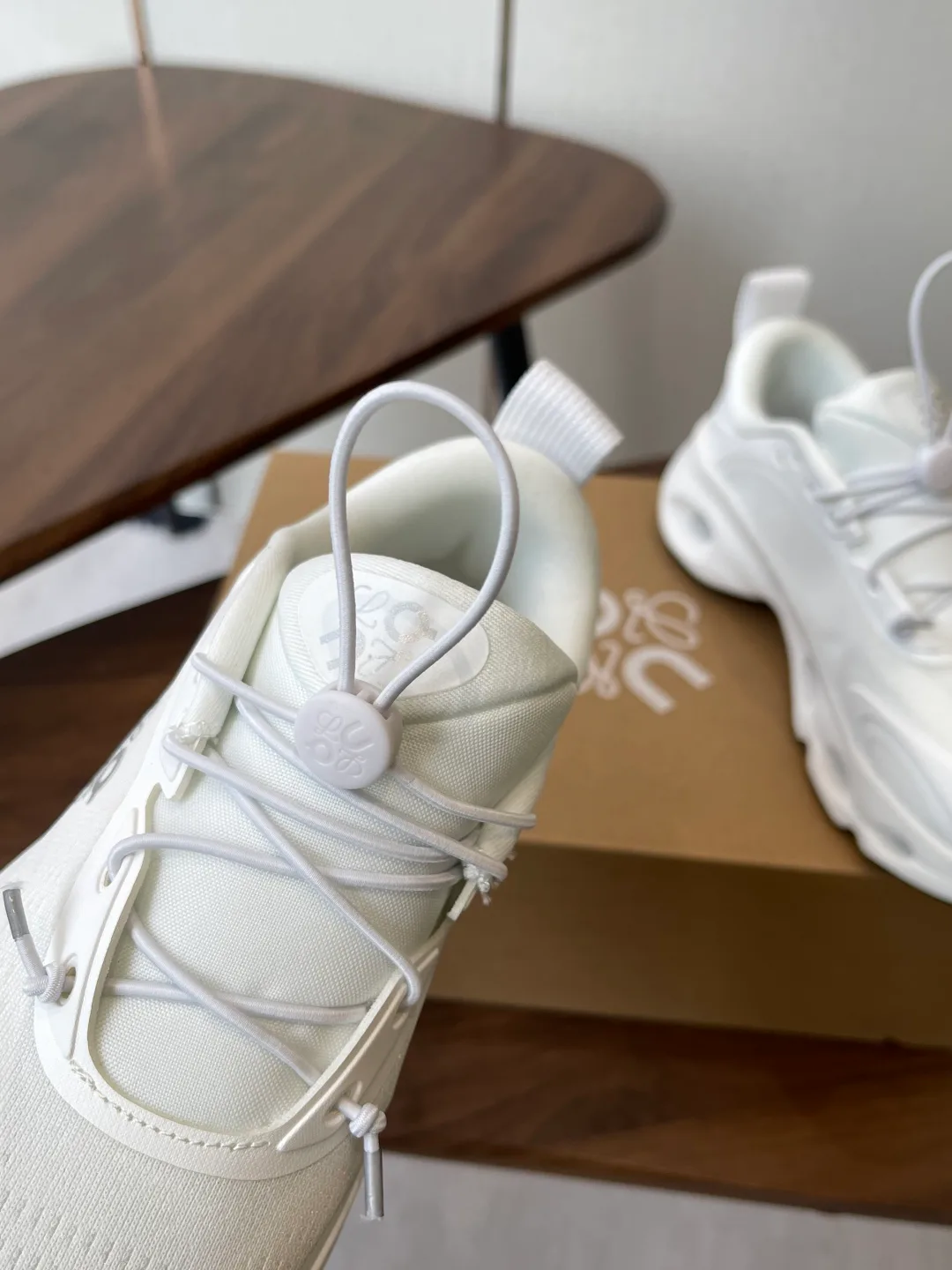 Кроссовки Женские Loewe 138021