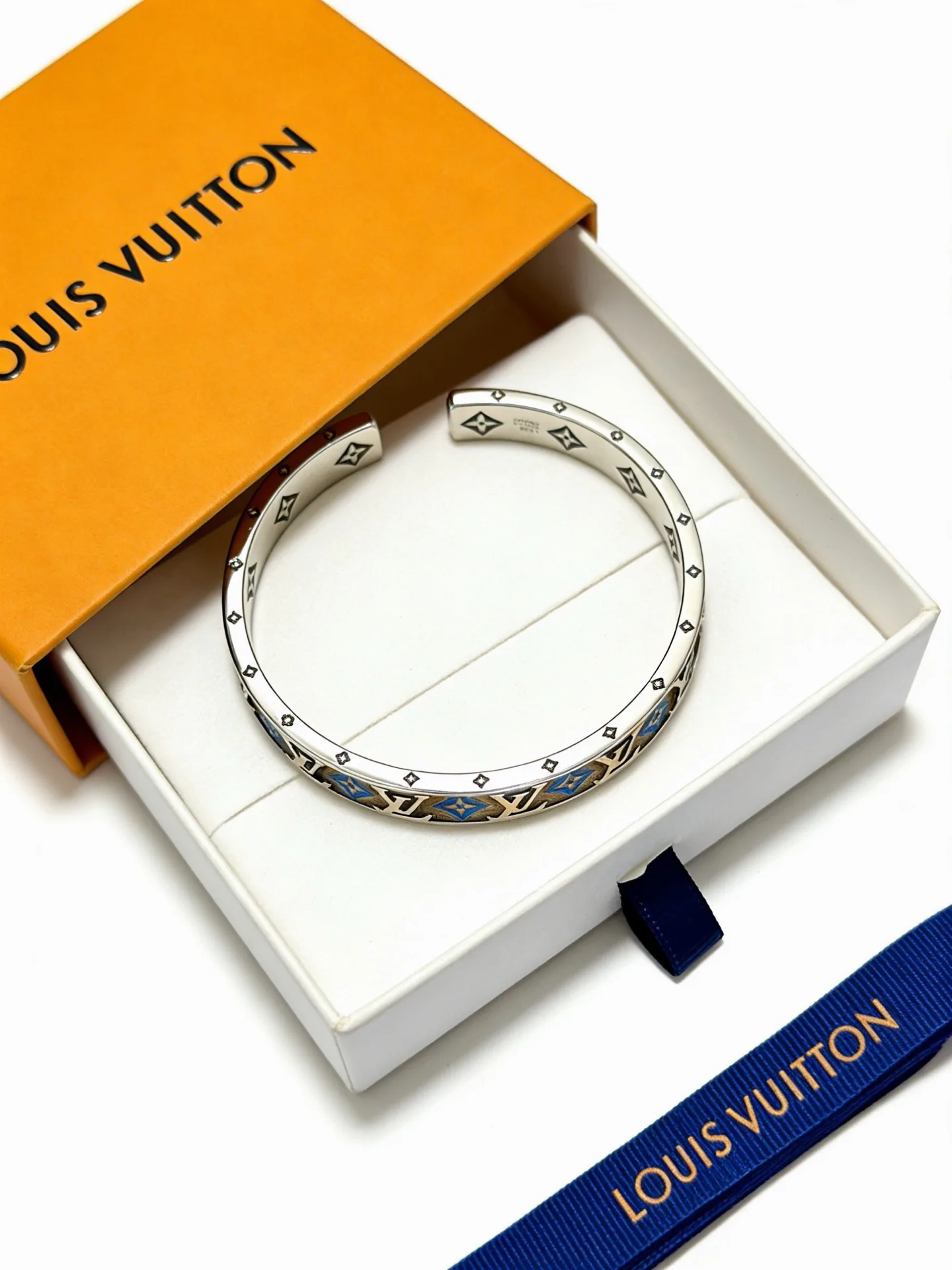 Бижутерия Louis Vuitton 17173409