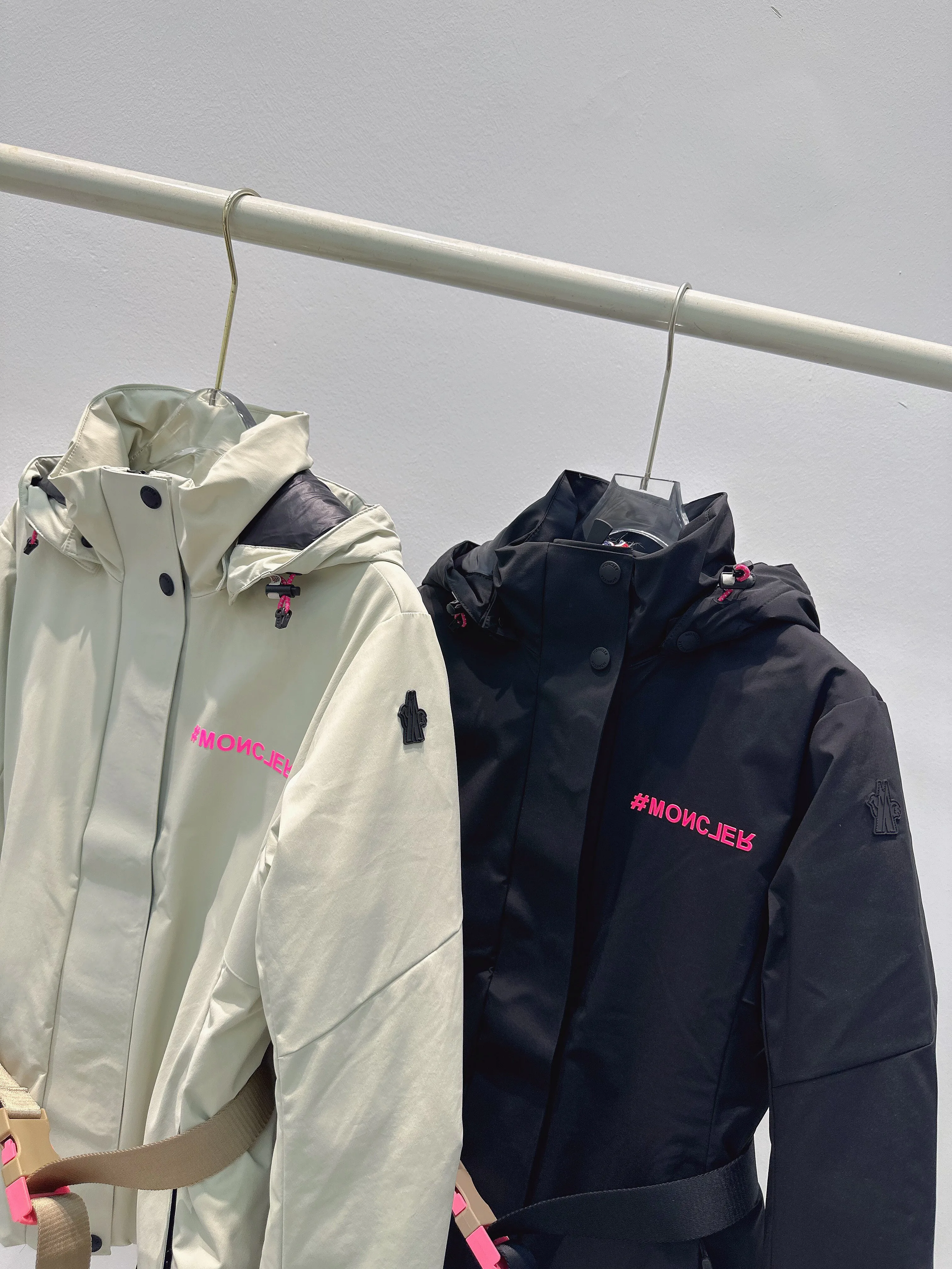 Куртки И Пуховики Женские Moncler 18710223