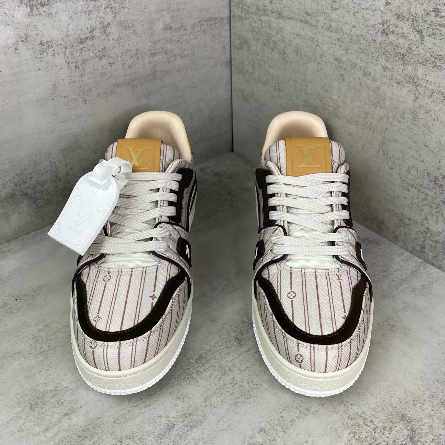 Кроссовки Женские Louis Vuitton 17961746