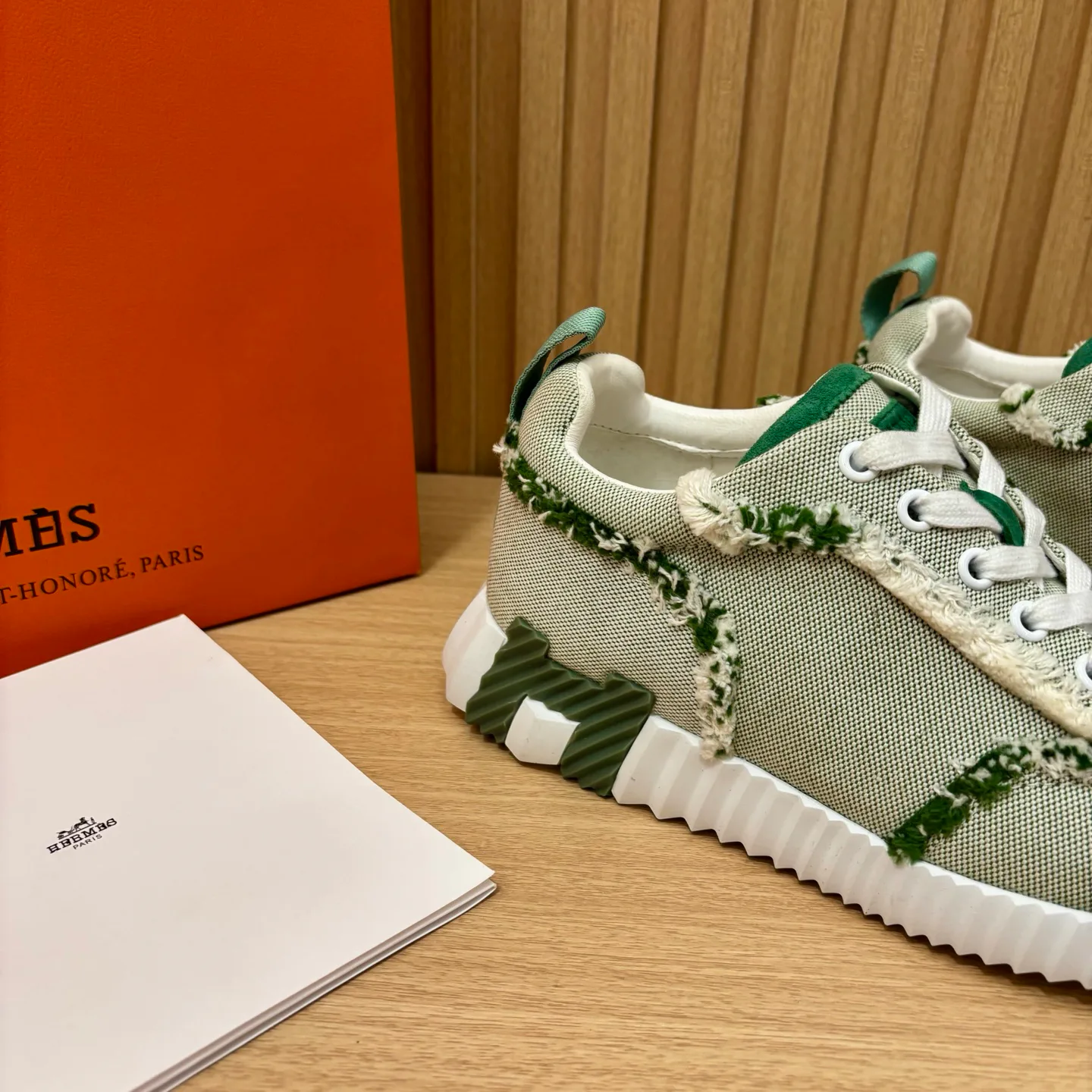 Кроссовки Женские Louis Vuitton 18387023