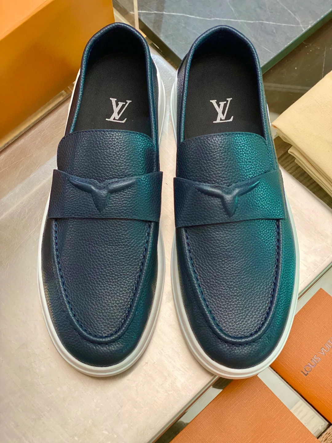 Лоферы И Мокасины Женские Louis Vuitton 17932746