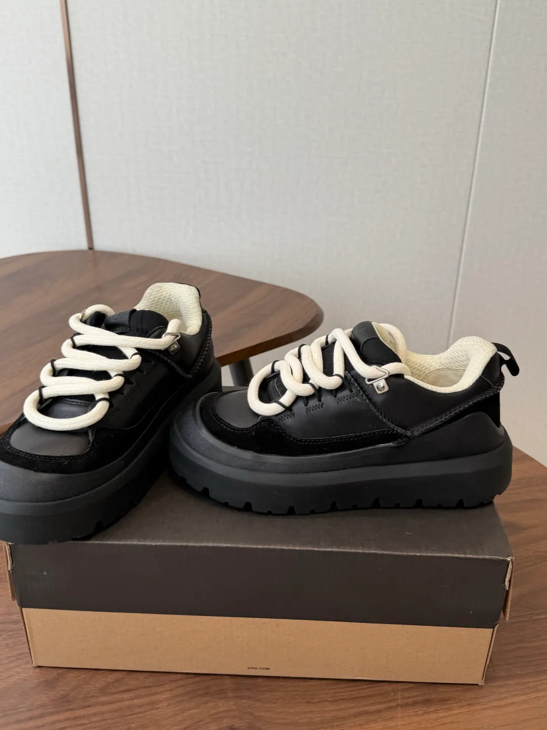Кроссовки Женские Ugg 18796503