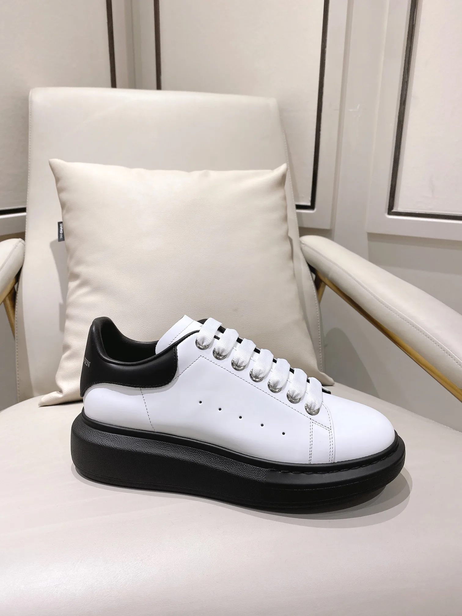 Кроссовки Женские Alexander Mcqueen 3446239