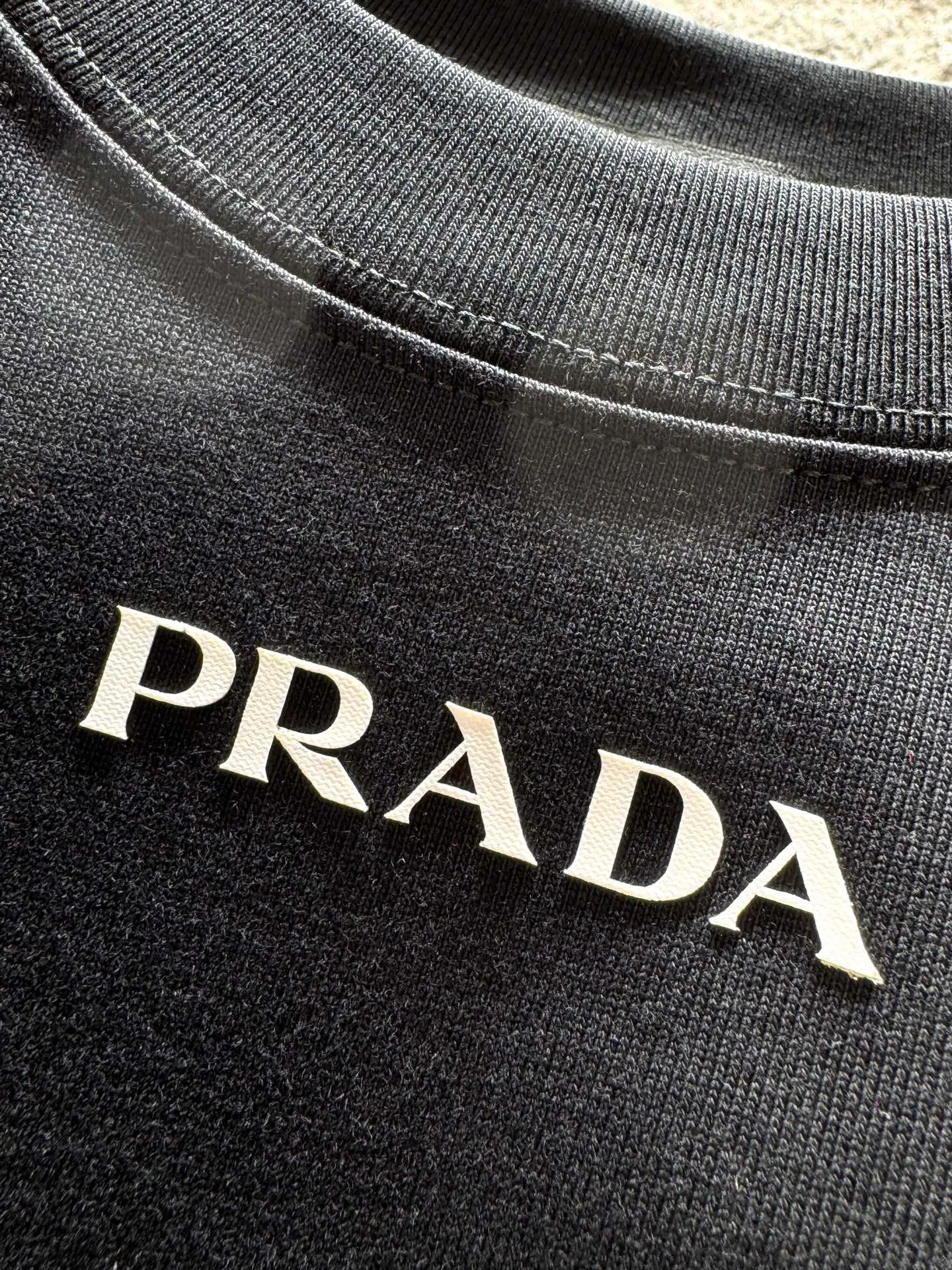 Футболки Женские Prada 1752635