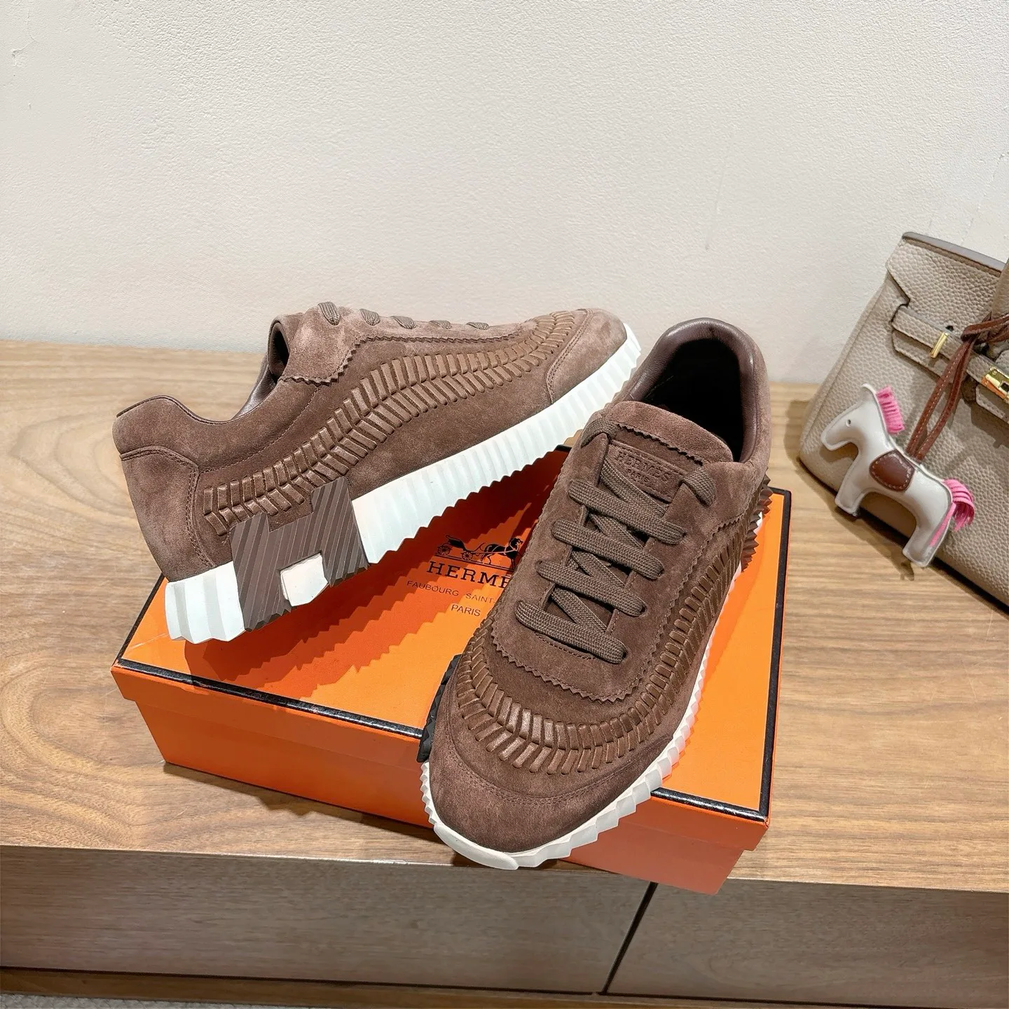 Кроссовки Женские Hermes 18729807