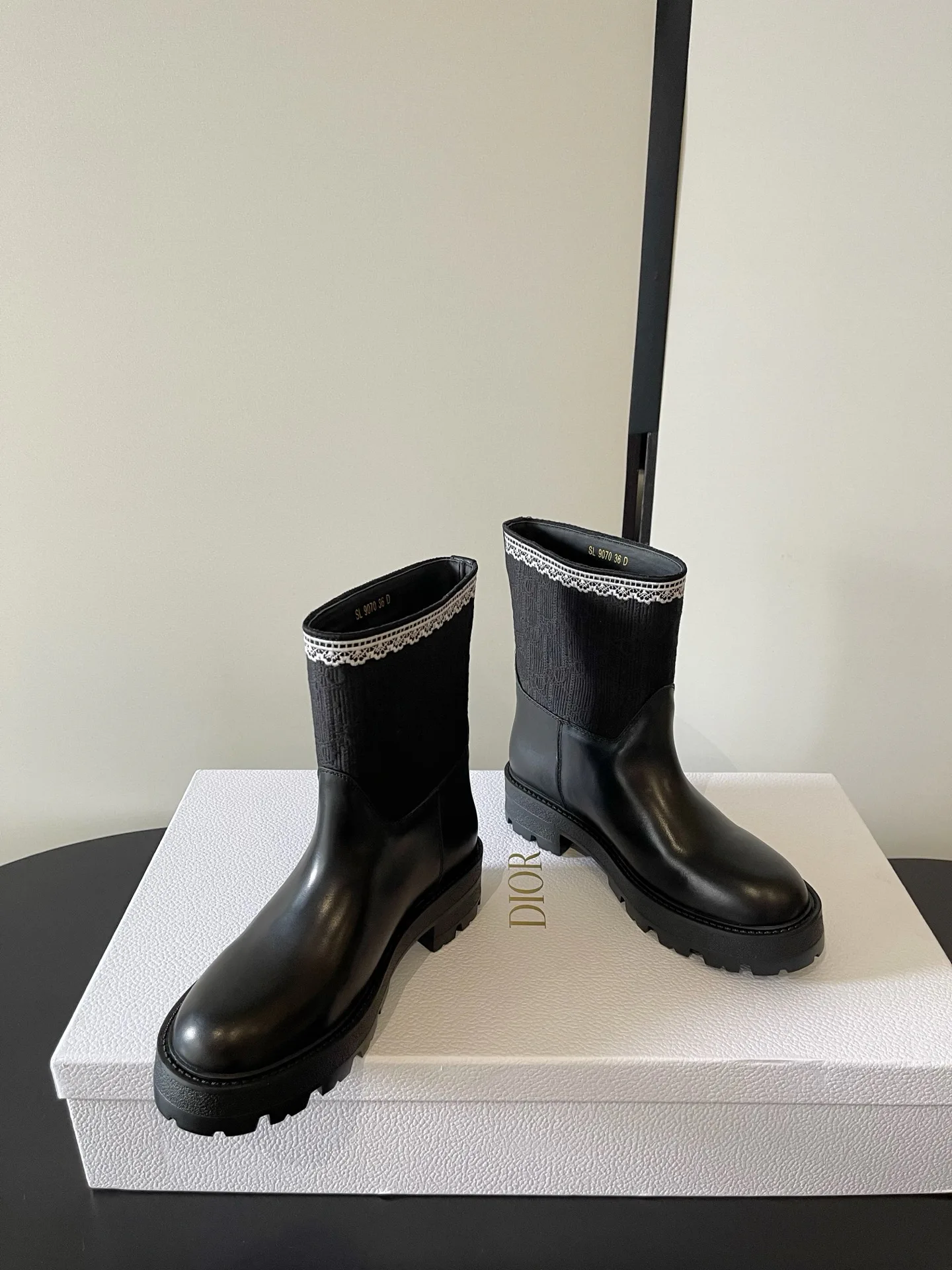 Ботинки Женские Christian Dior 18234944