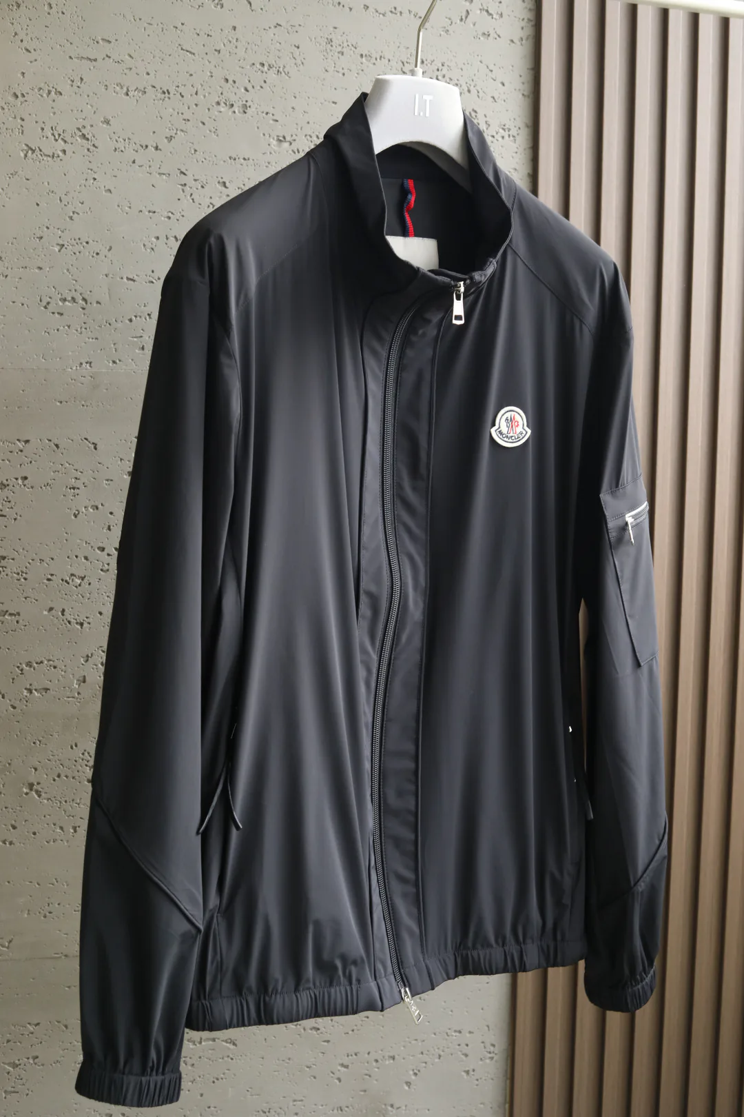 Куртки И Пуховики Мужские Moncler 11424975