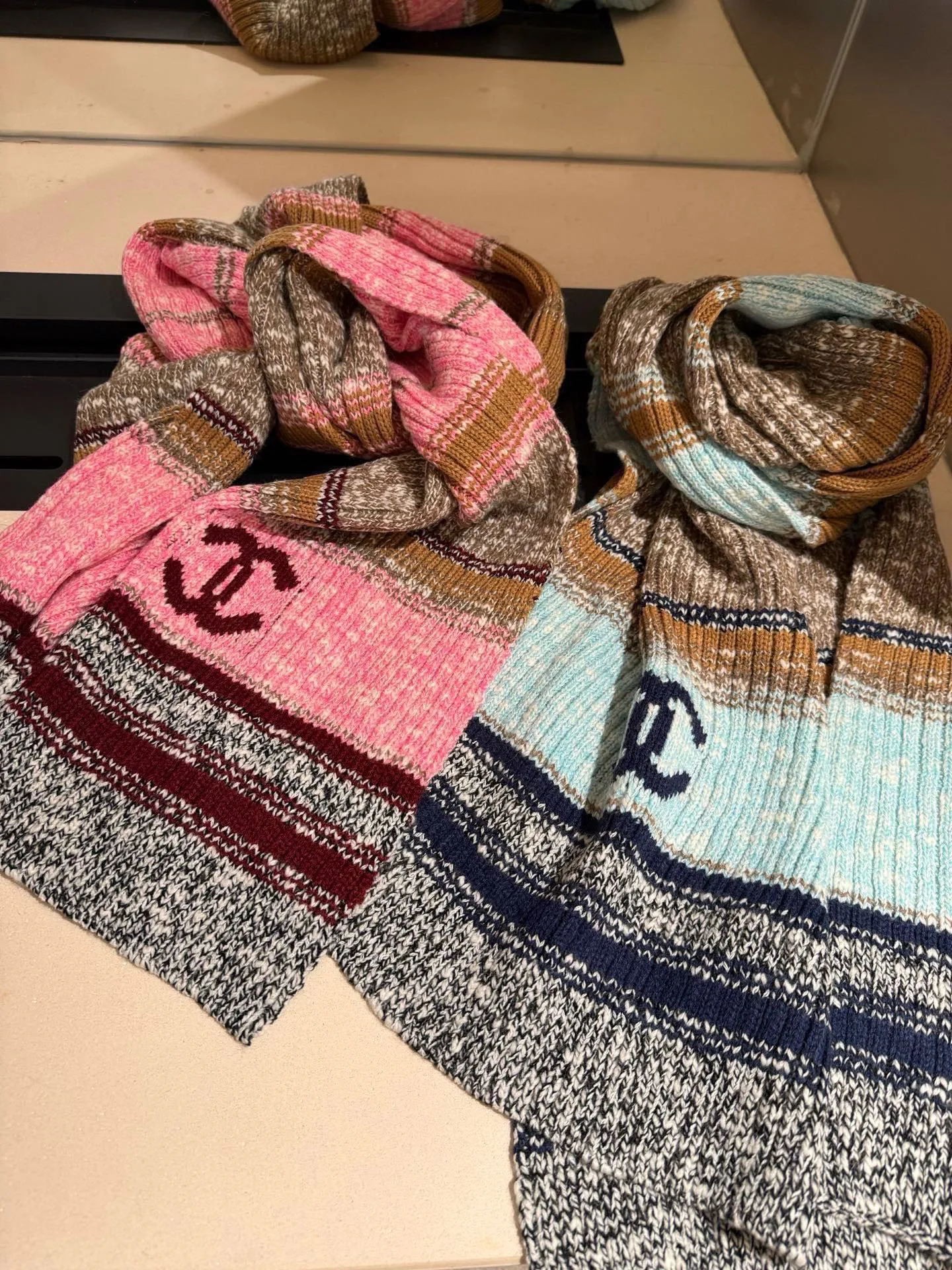 Шарфы Chanel 18627379