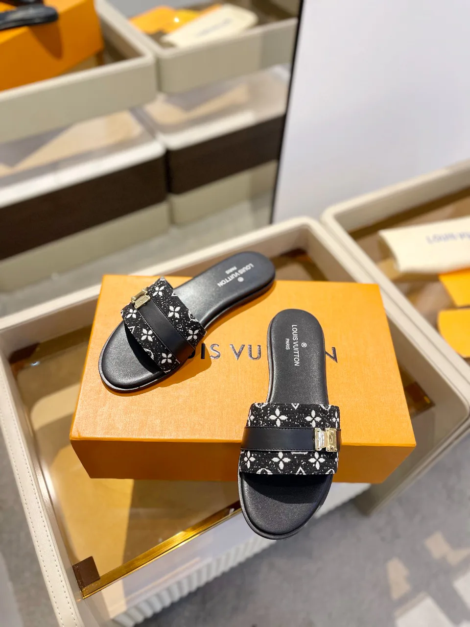 Сандалии Женские Louis Vuitton 9623581