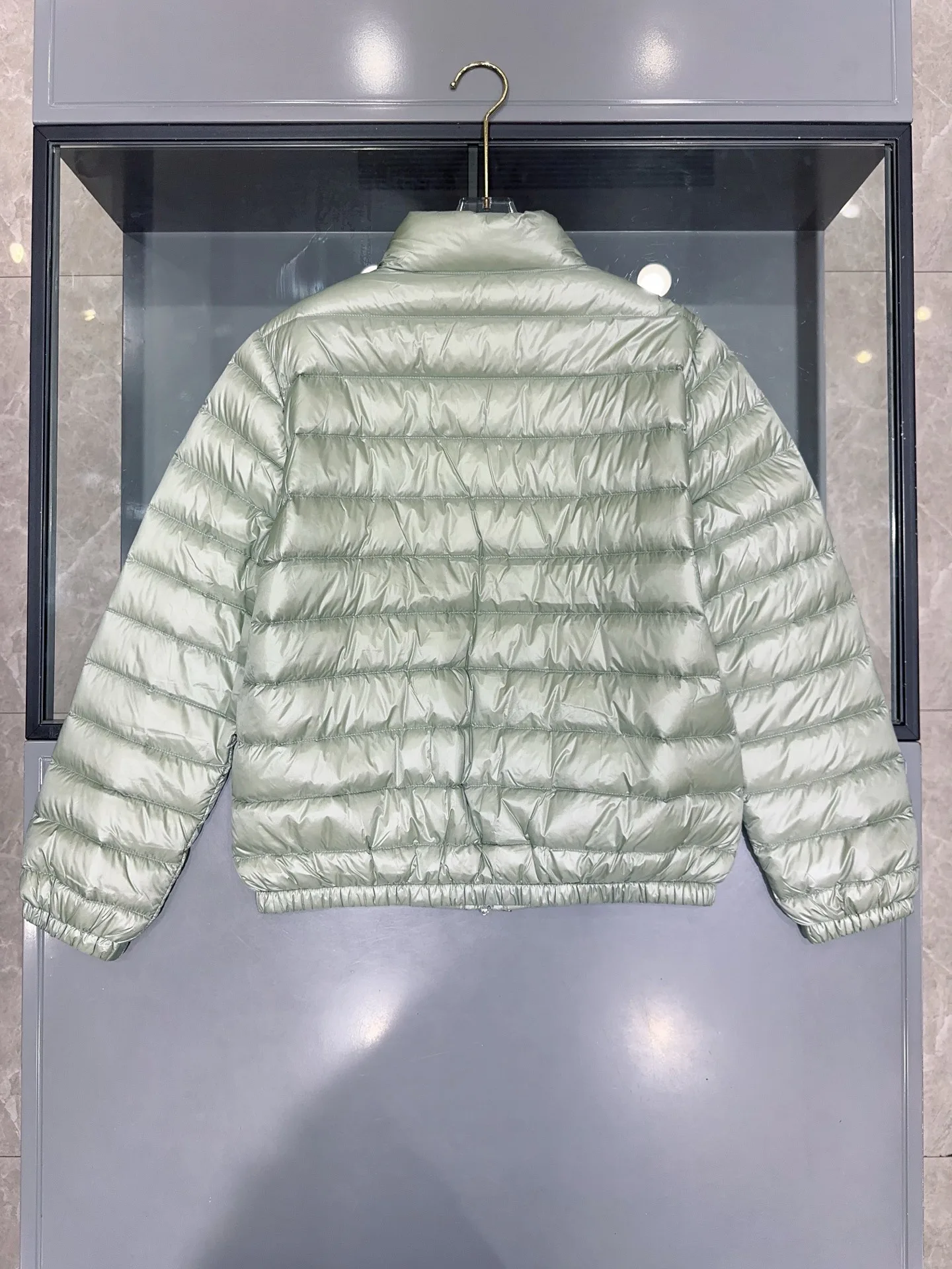 Куртки И Пуховики Женские Moncler 19084327
