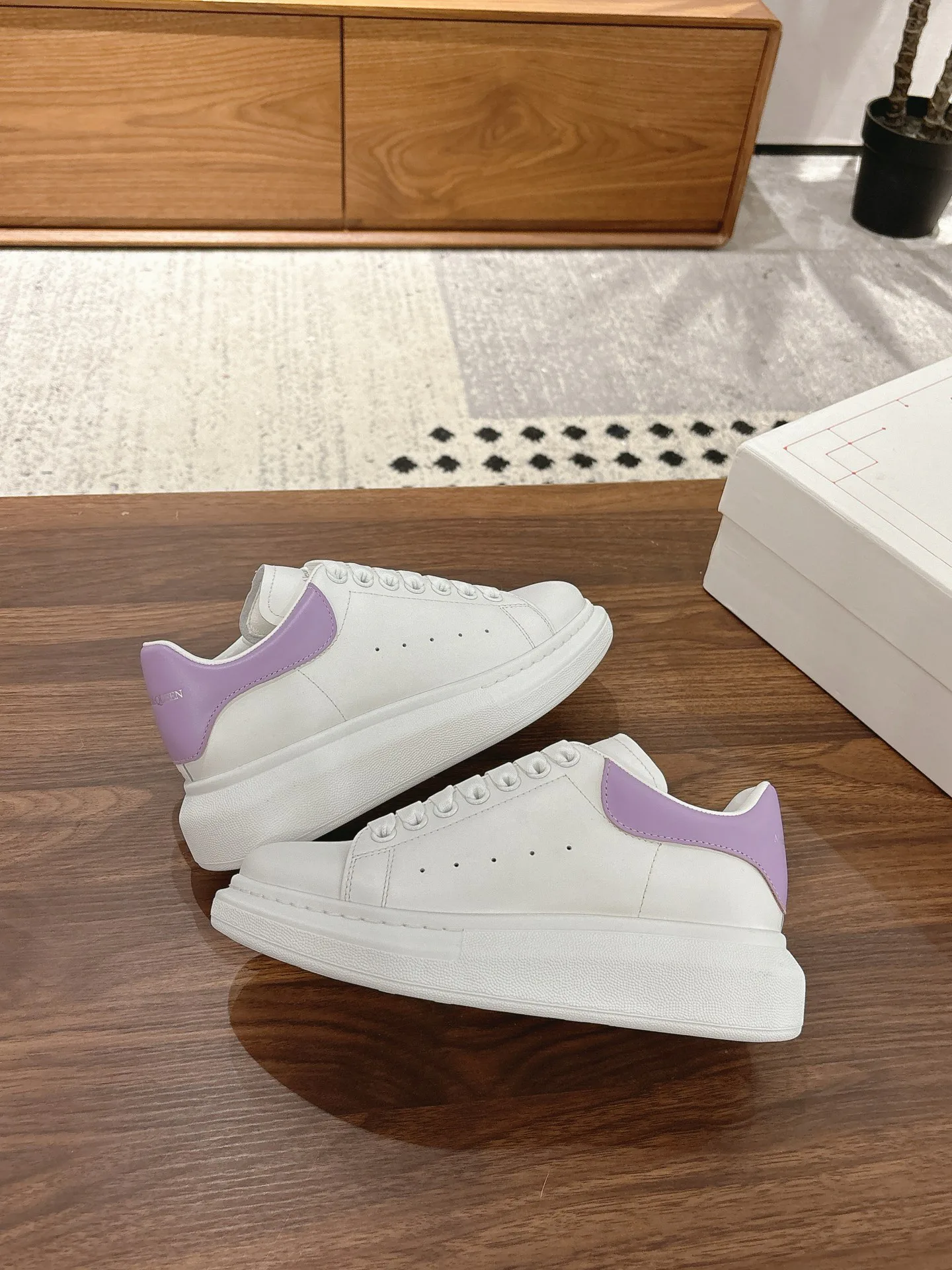 Кроссовки Женские Alexander Mcqueen 18373665