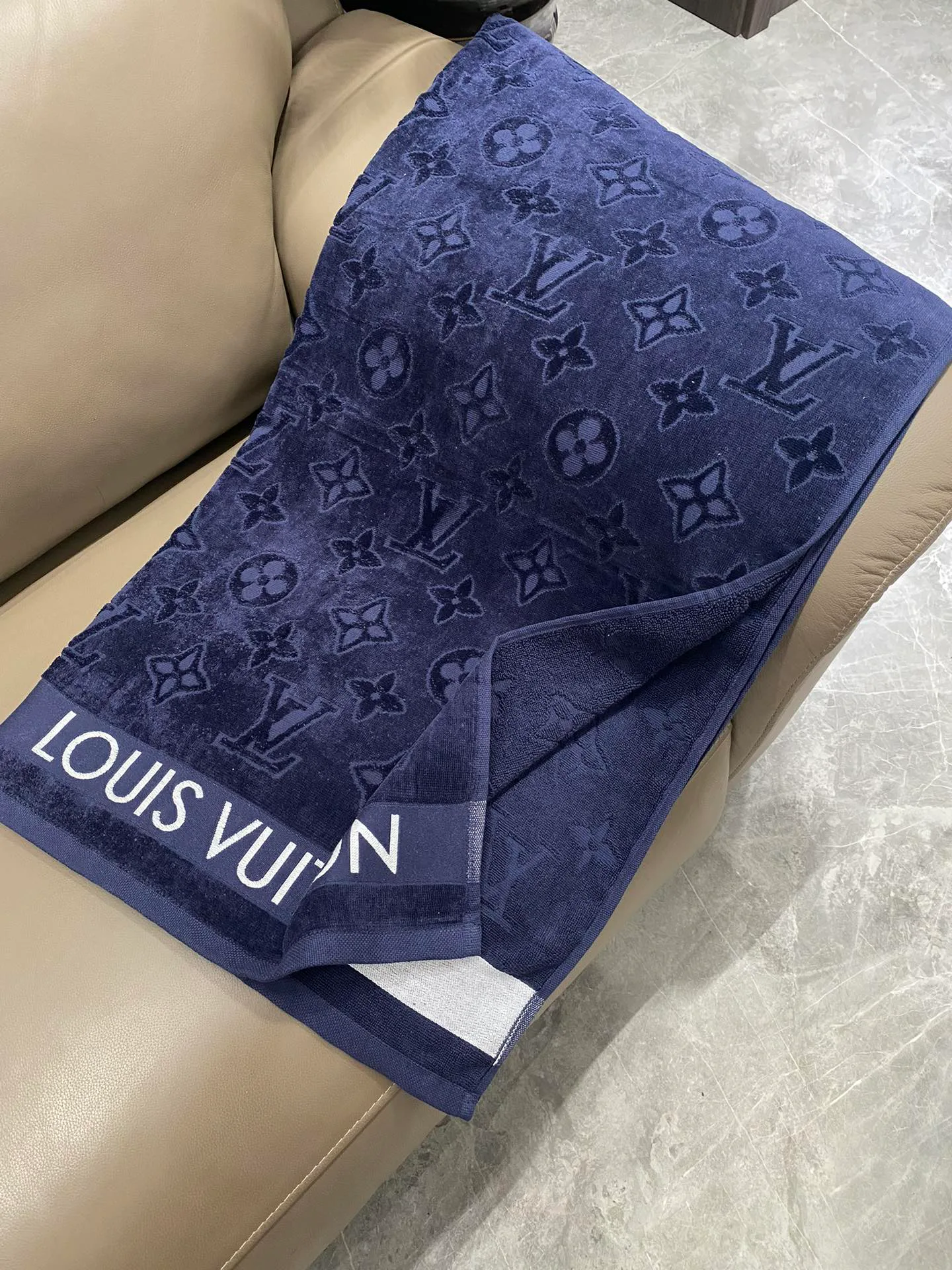 Текстиль Louis Vuitton 281266