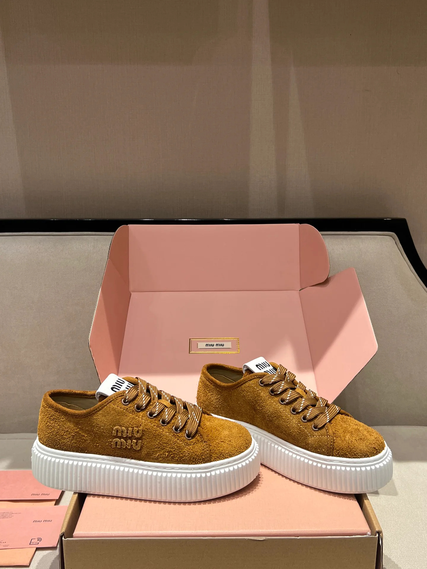 Кроссовки Женские Miu Miu 18020235