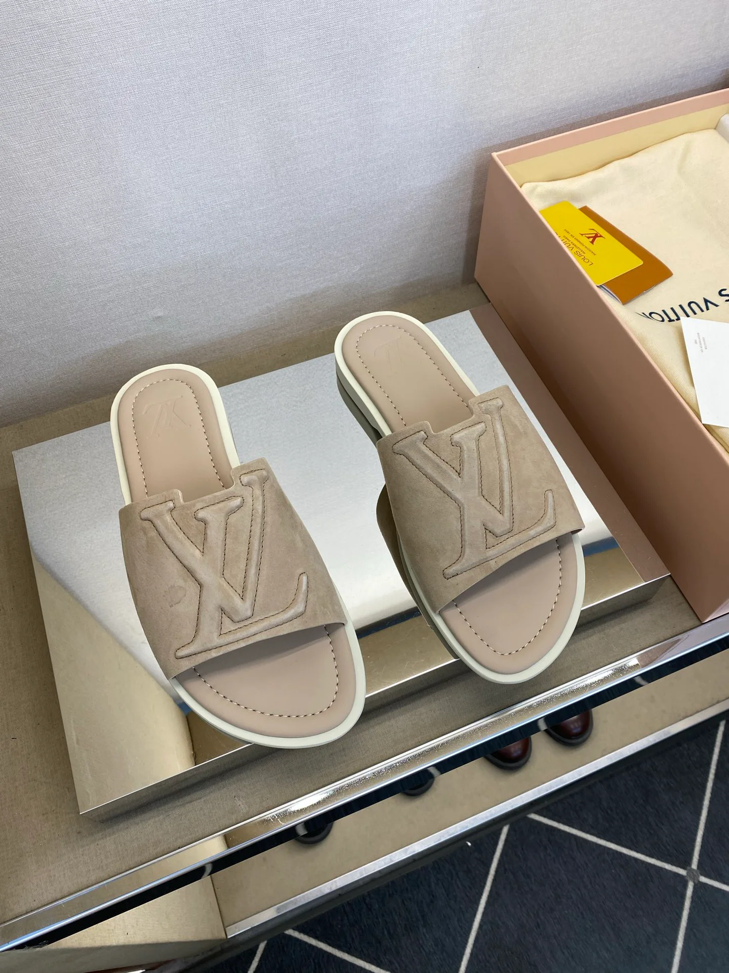 Шлепанцы Мужские Louis Vuitton 11956853