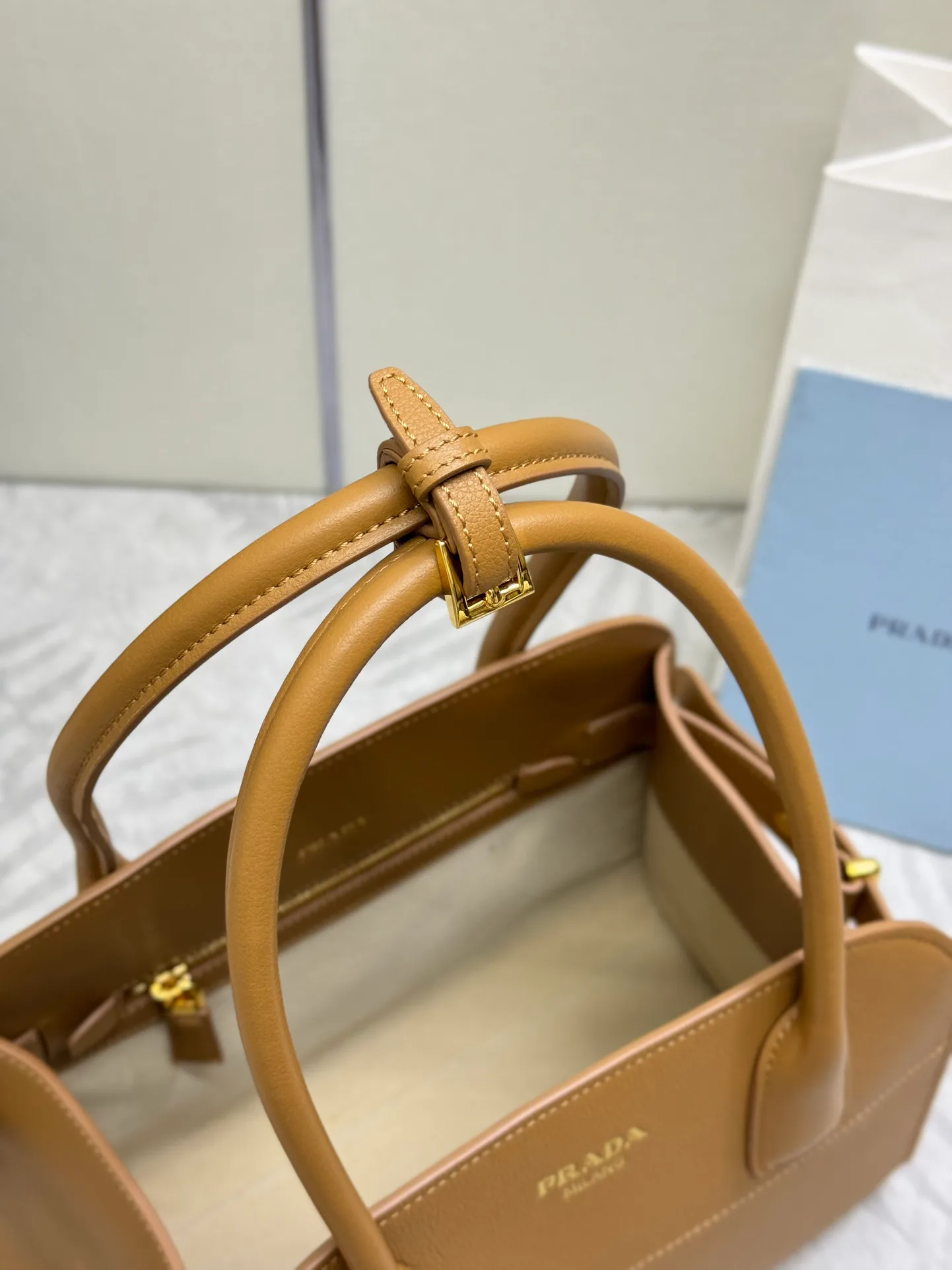 Классические Сумки Женские Prada 617081