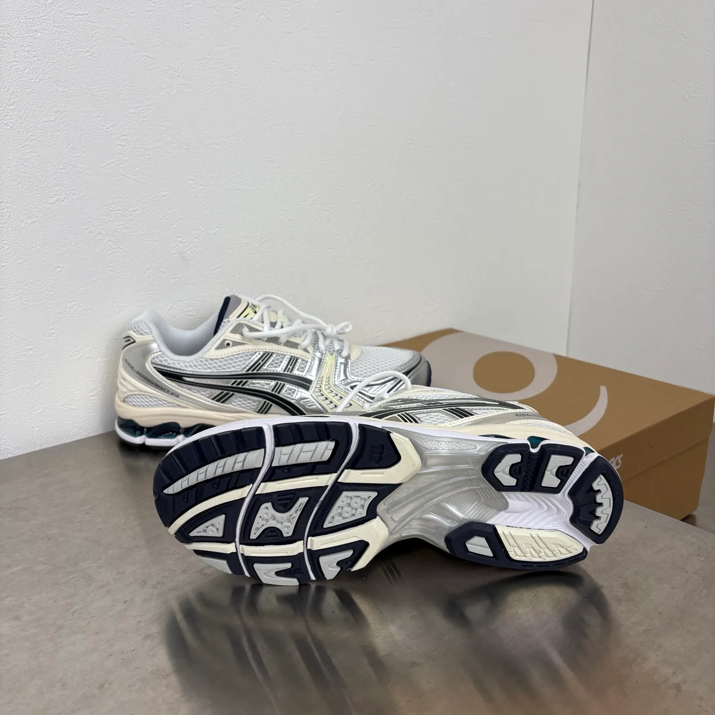 Кроссовки Женские Asics 18744162
