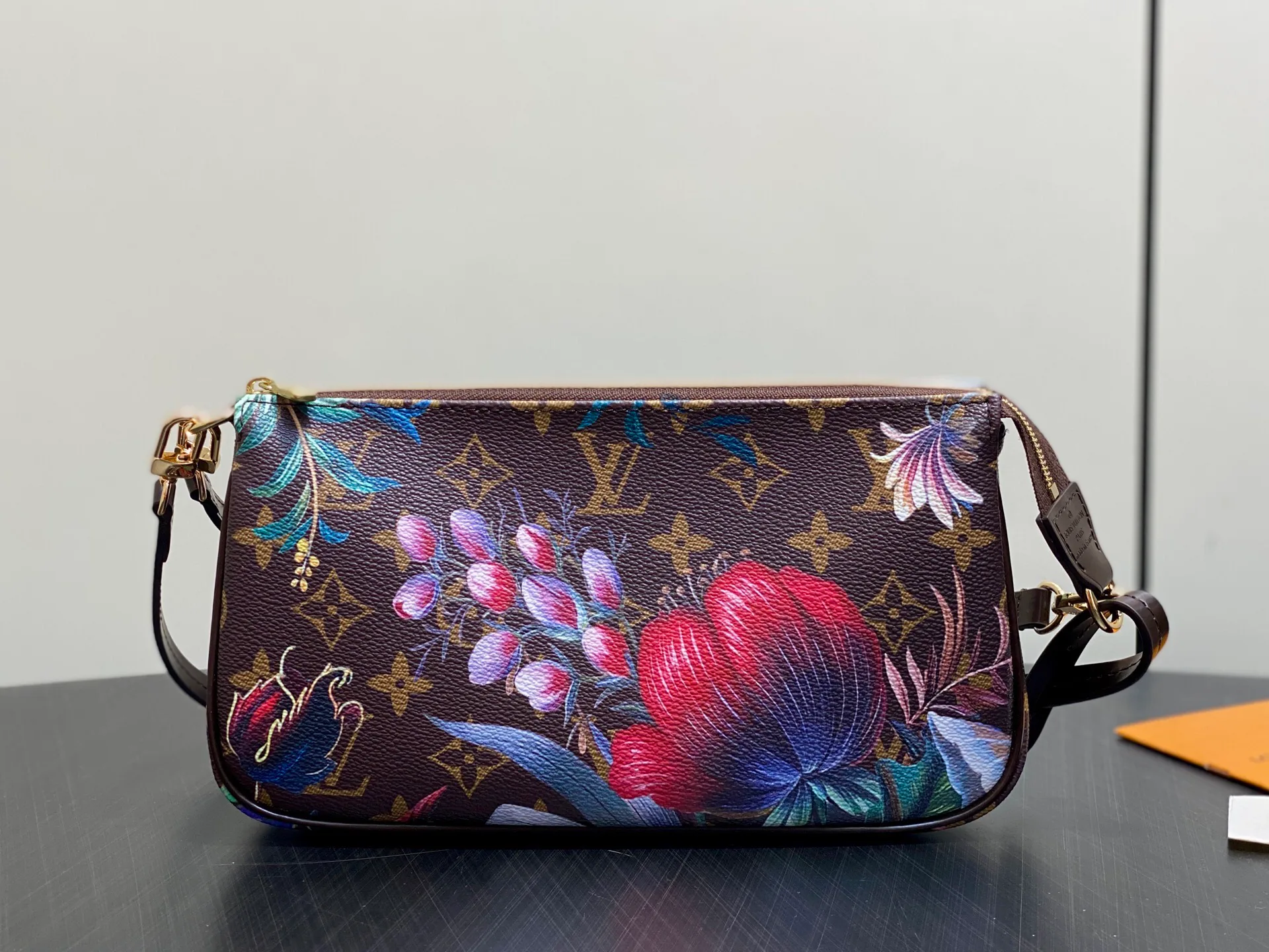 Клатчи Женские Louis Vuitton 13333538