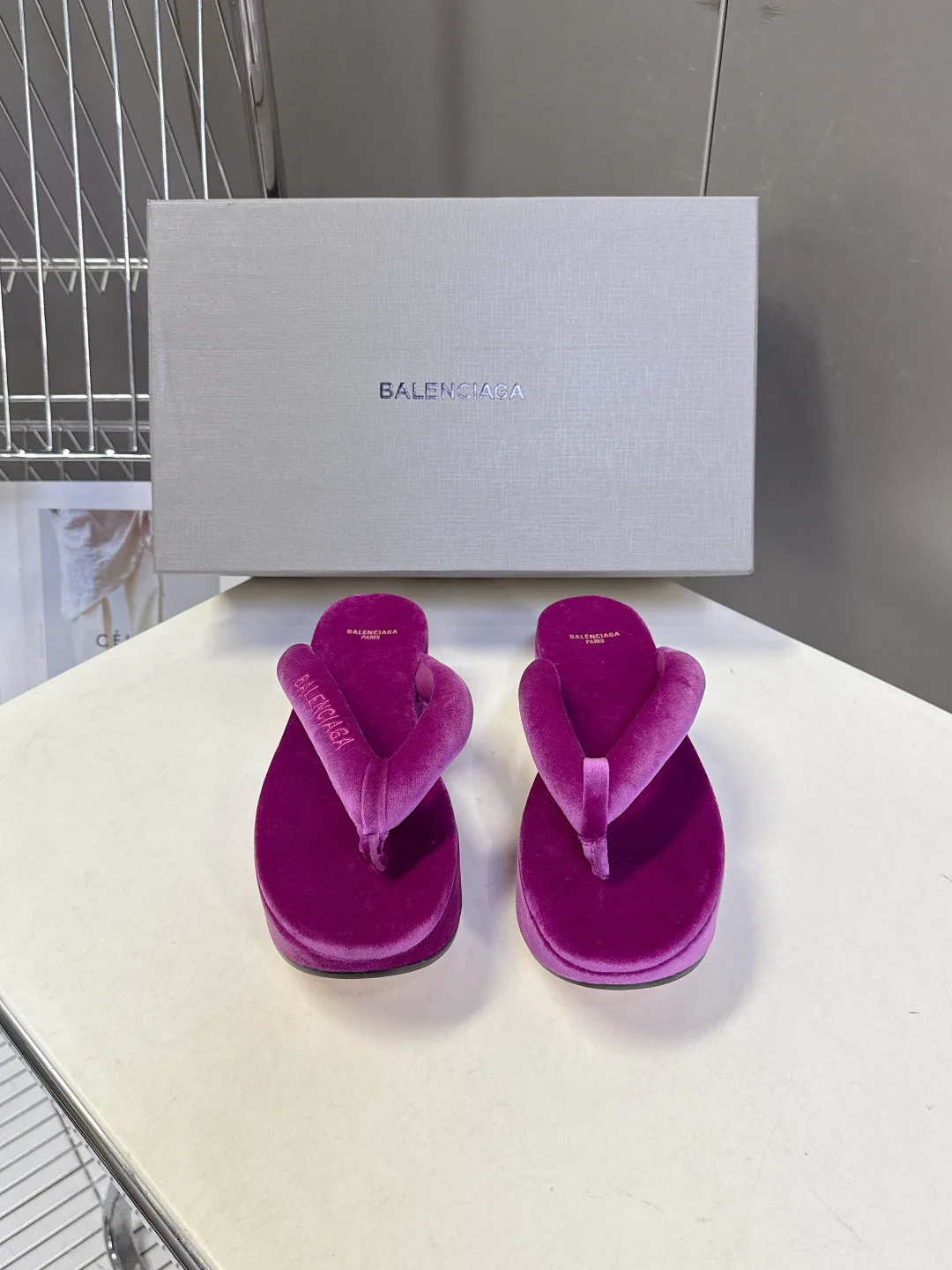 Шлепанцы Женские Balenciaga 14709513