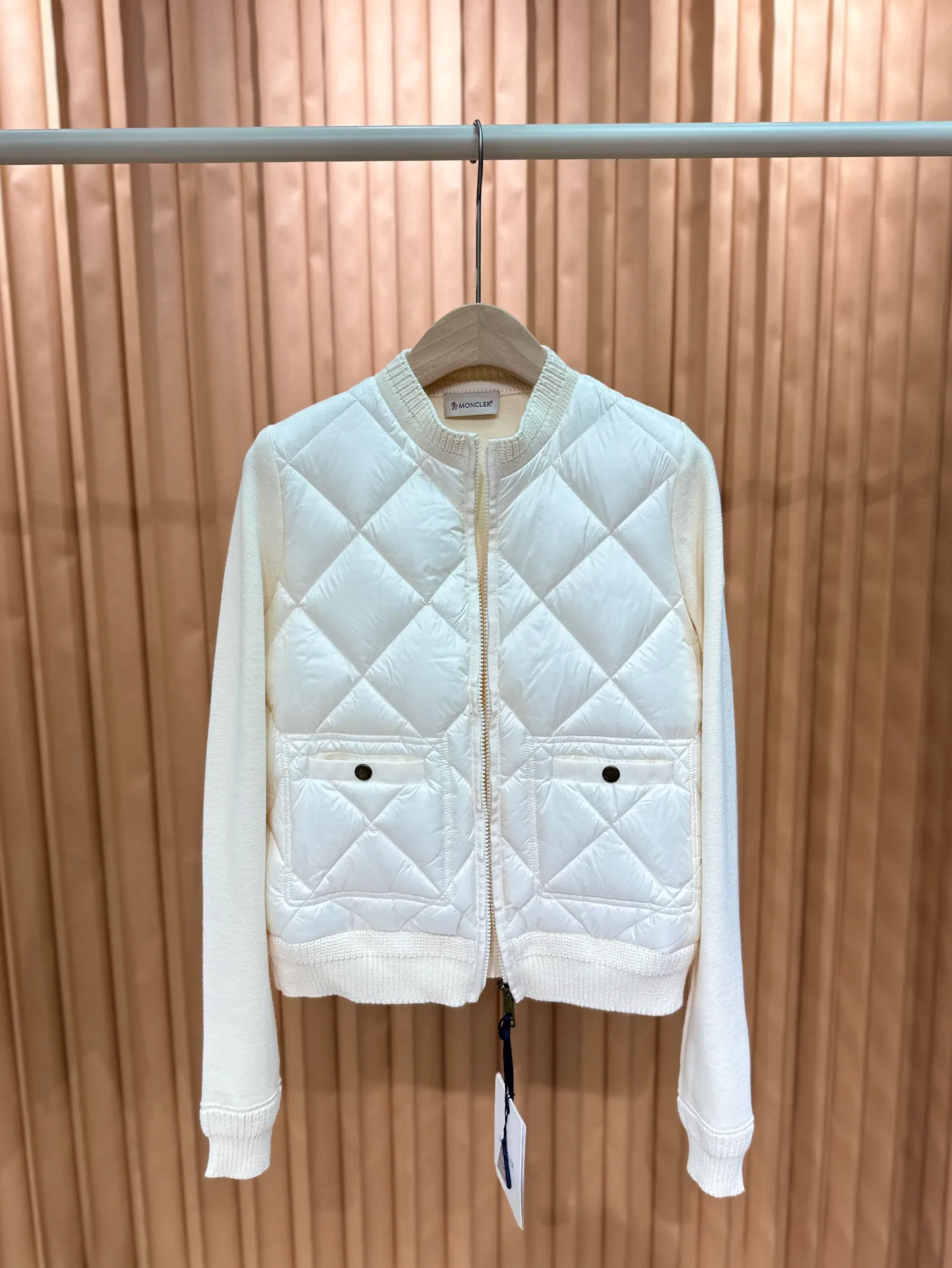 Куртки И Пуховики Женские Moncler 18106079