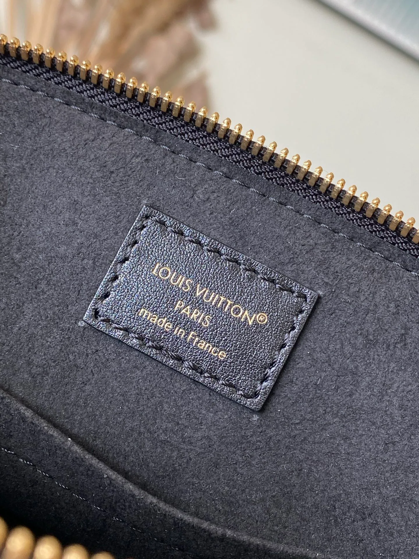 Классические Сумки Женские Louis Vuitton 18240367