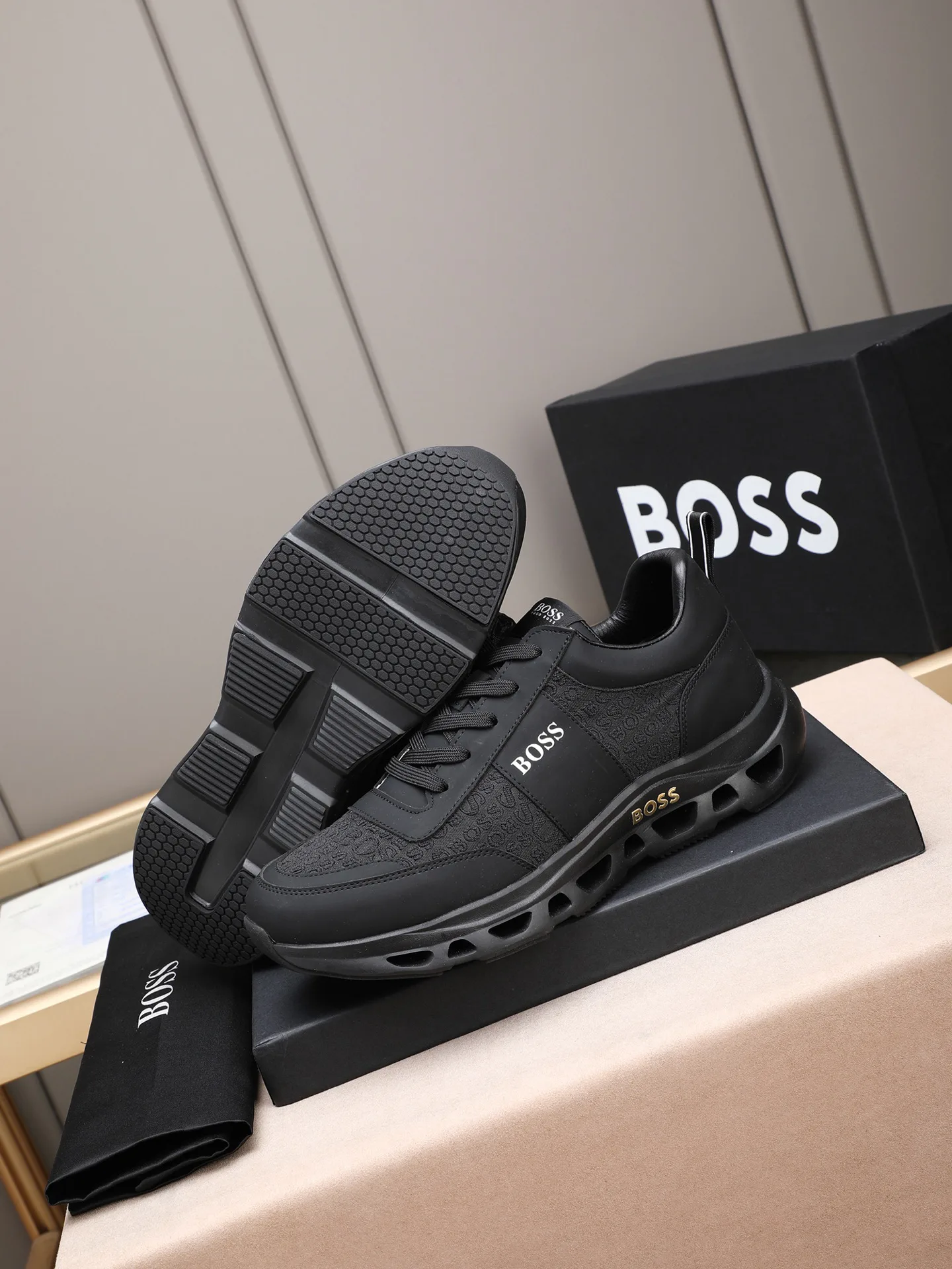 Кроссовки Мужские Hugo Boss 77429