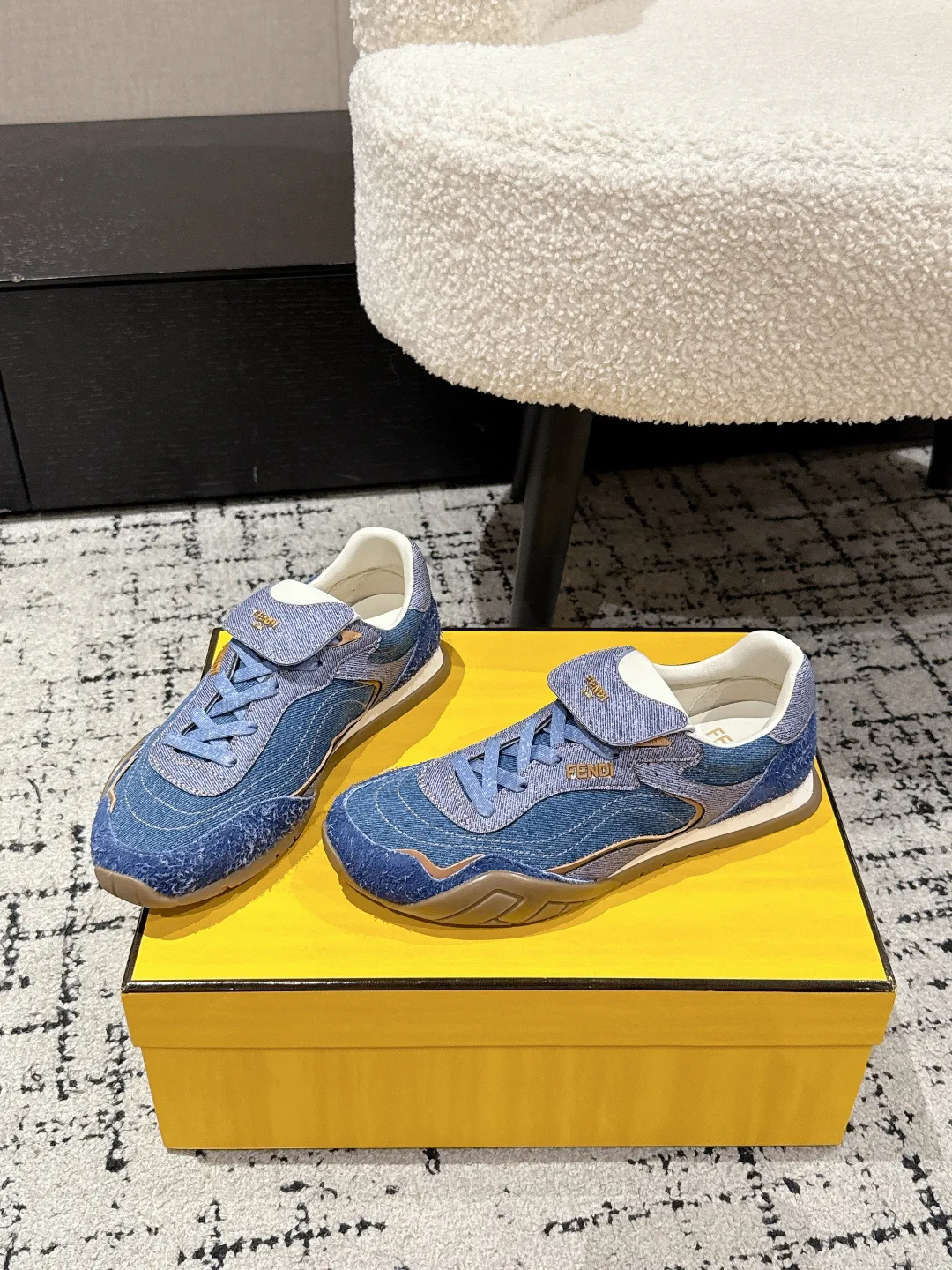 Кроссовки Женские Fendi 4535905