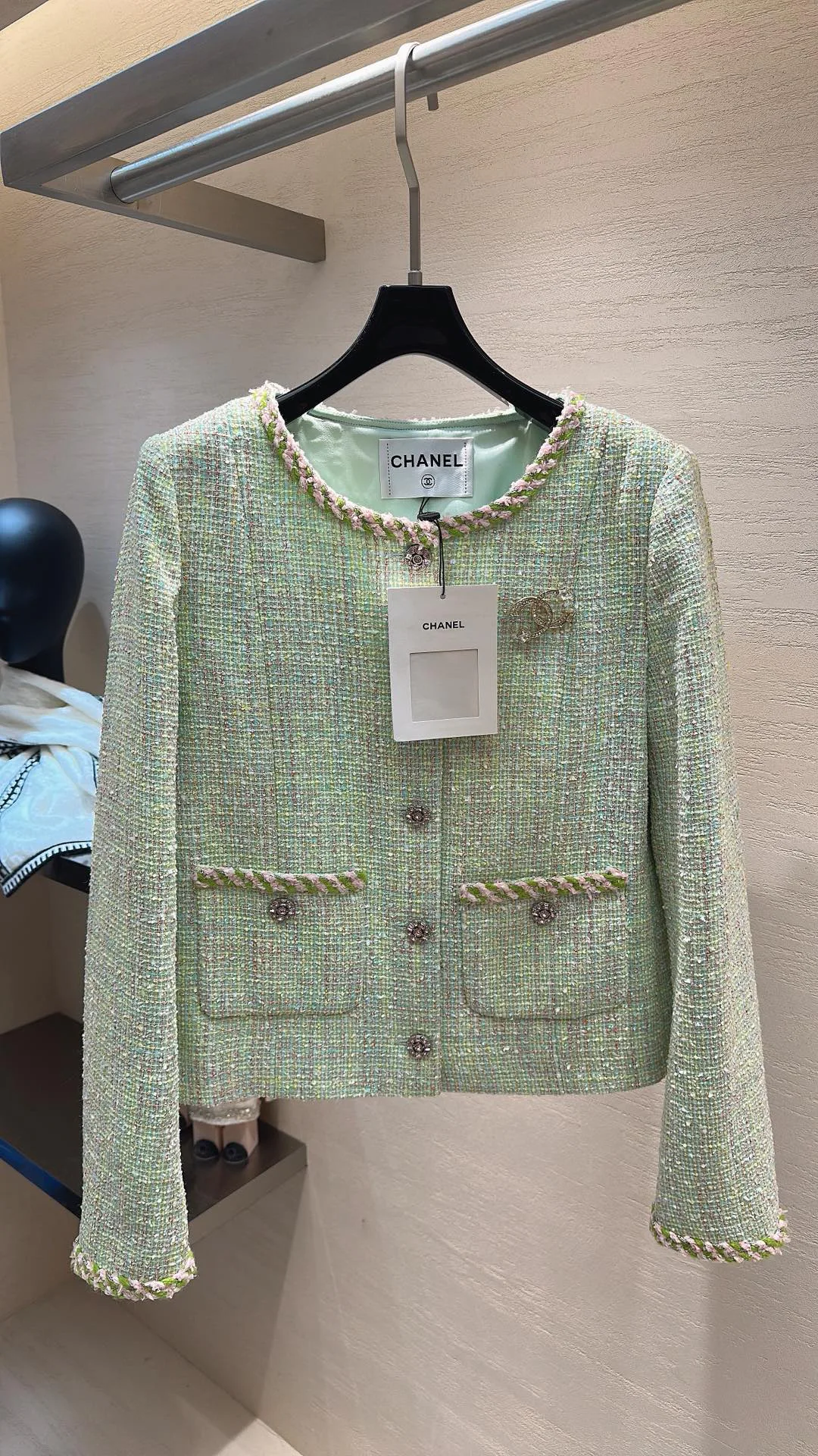 Куртки И Пуховики Женские Chanel 3042929