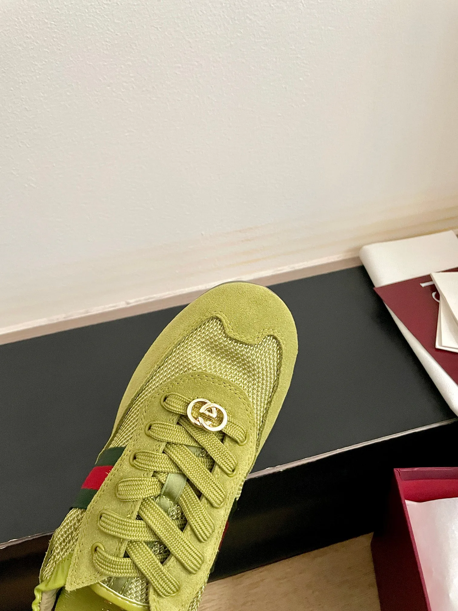 Кроссовки Женские Gucci 941861