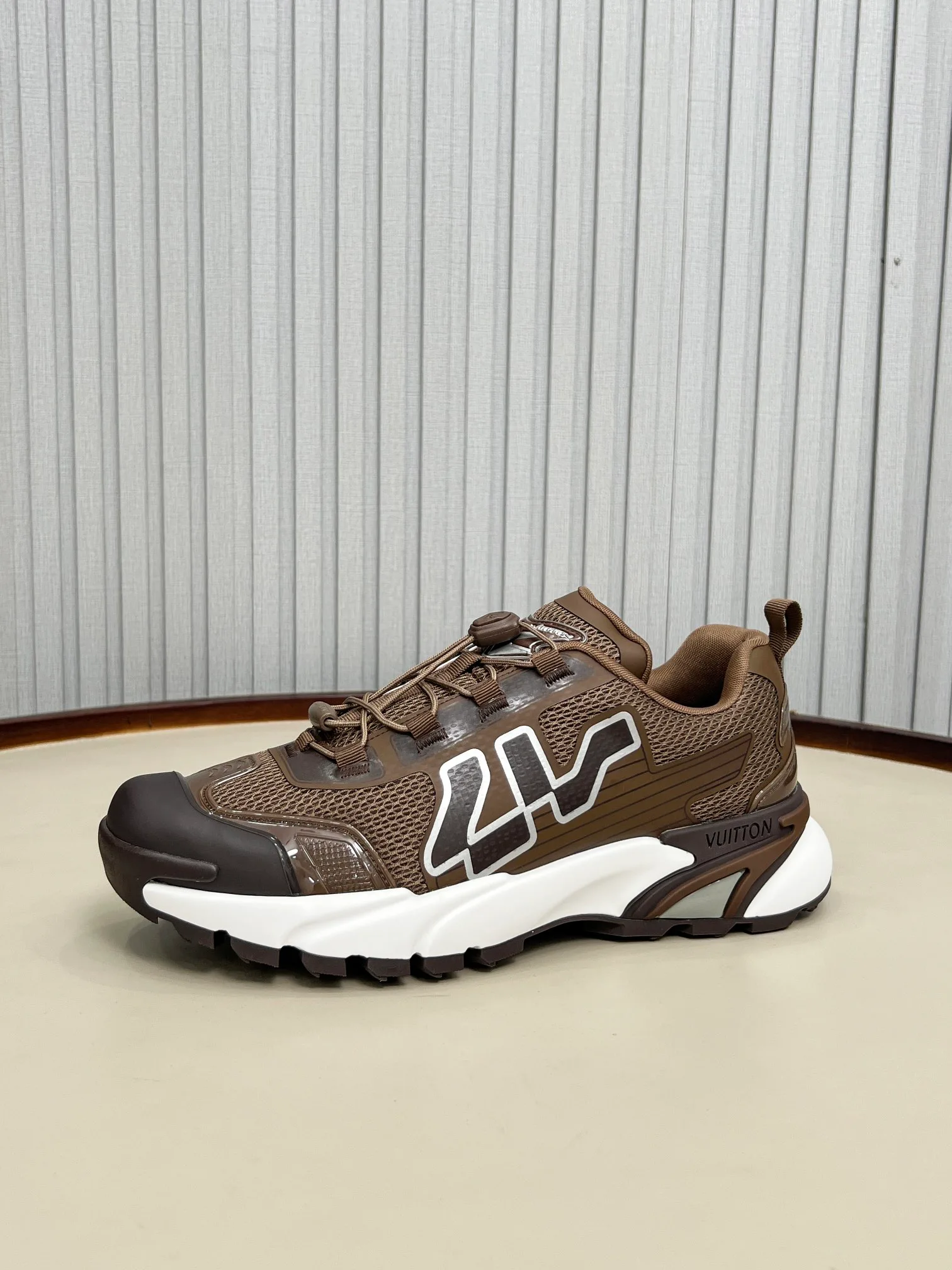 Кроссовки Мужские Louis Vuitton 13563418